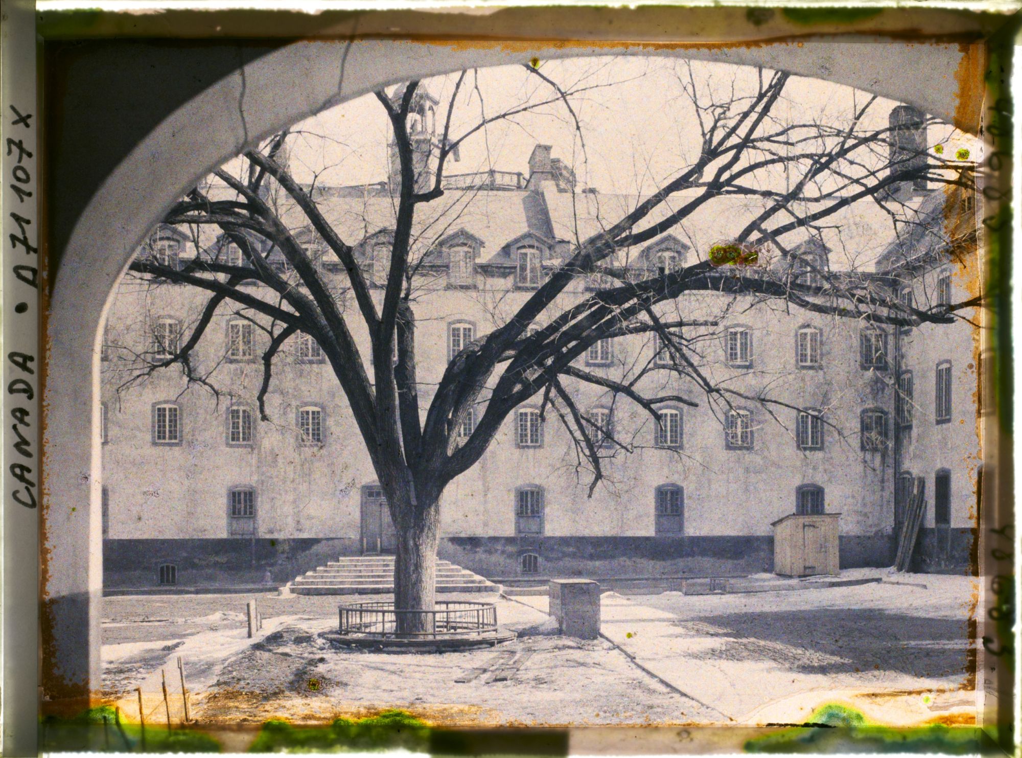 Image représentant La cour intérieure du petit séminaire de Québec