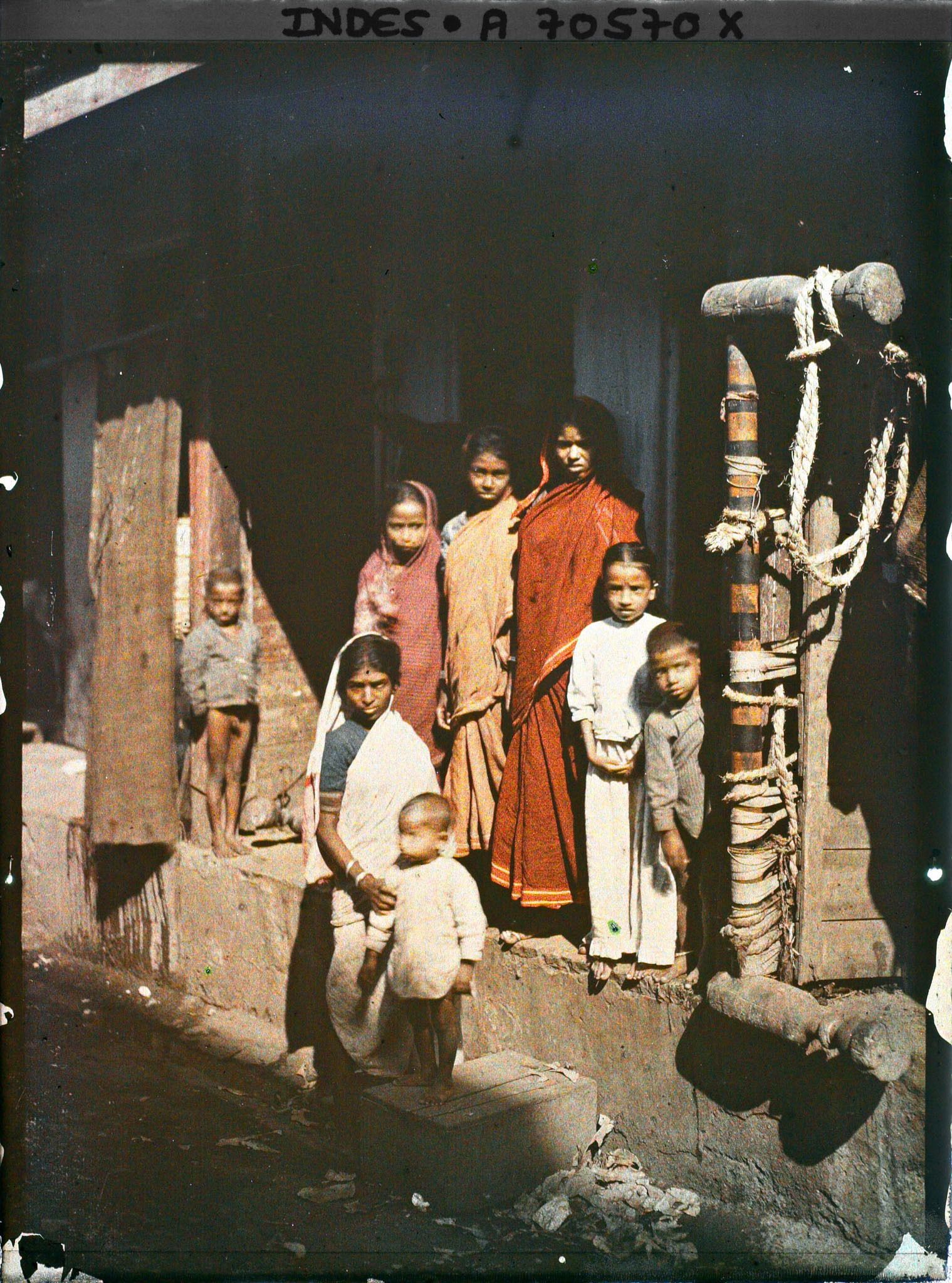 Image représentant Groupe de femmes et d'enfants