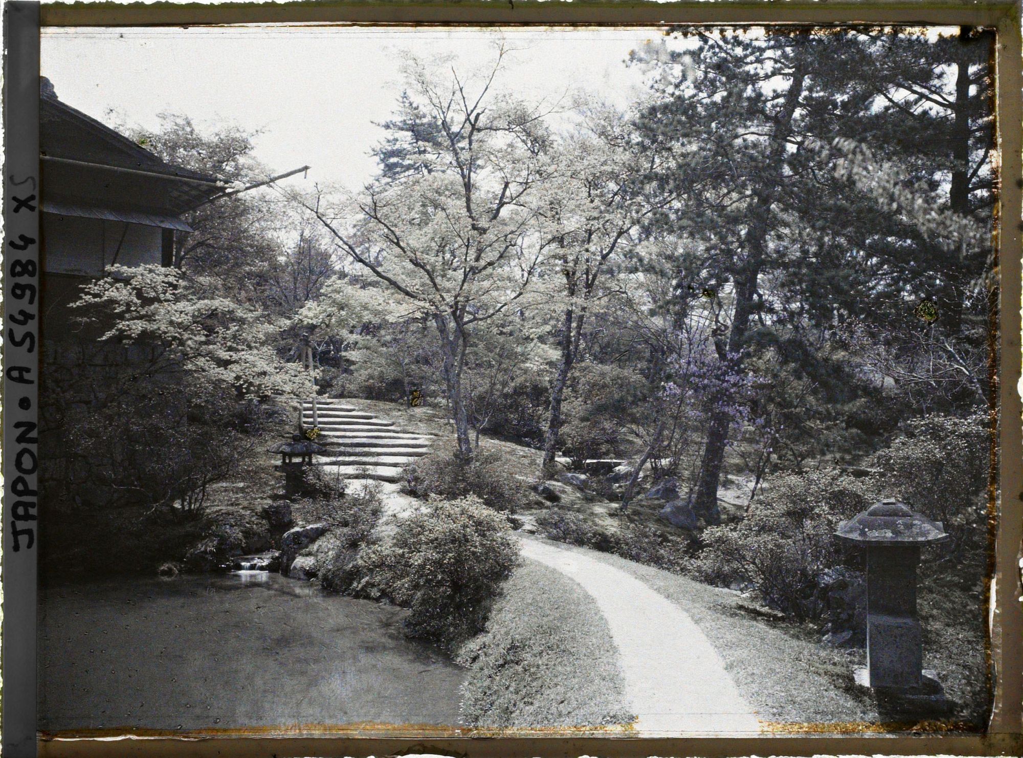 Image représentant Les jardins de la villa impériale Shugakuin Rikyû : pavillon du Jugetsu-kan