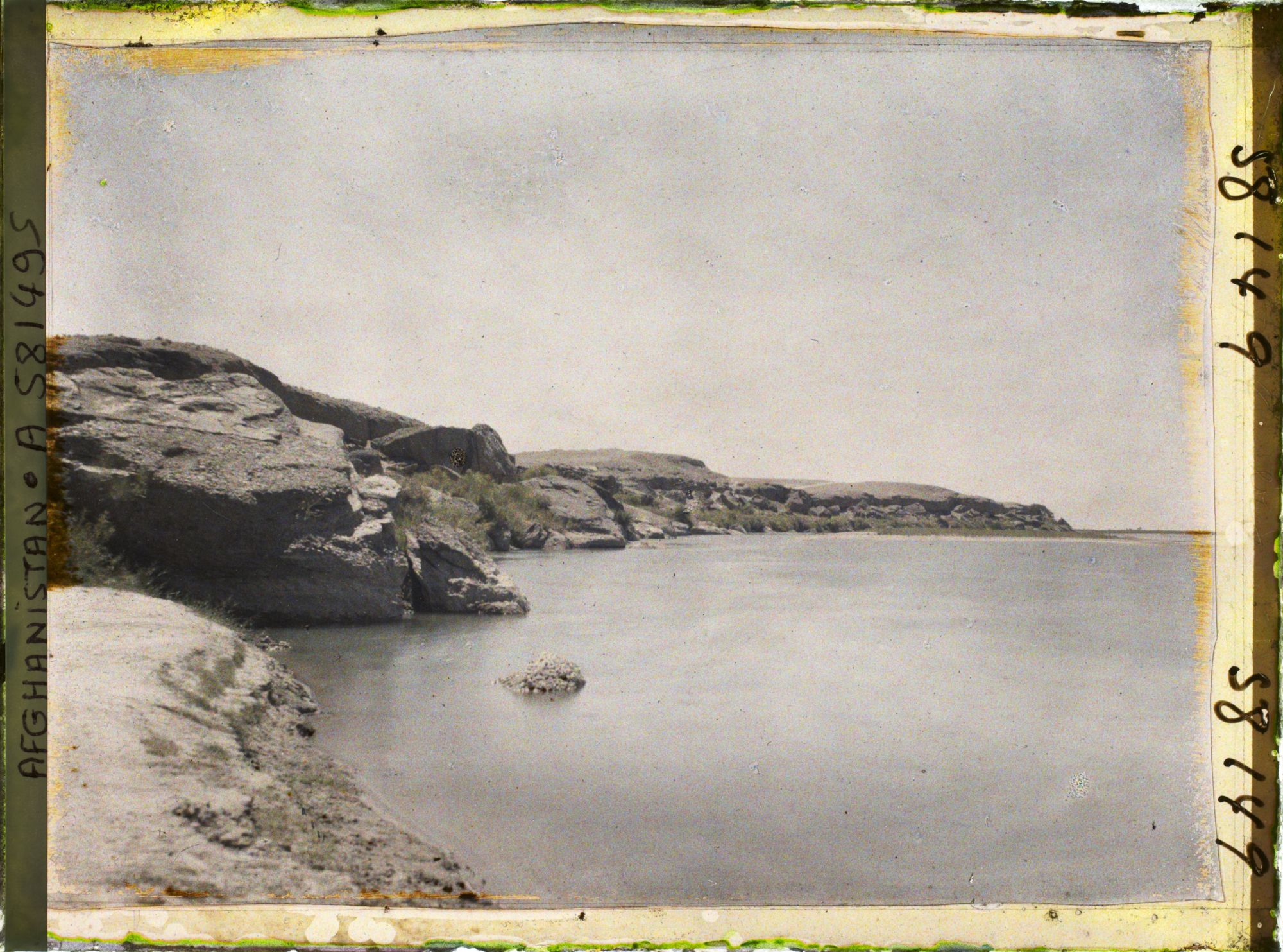 Image représentant Berges du fleuve Helmand