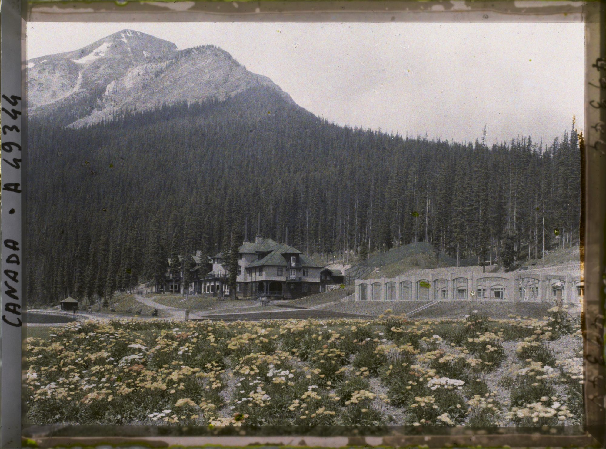 Image représentant Canada, Lac Louise, Vue s/ le pavillon de l'Hôtel