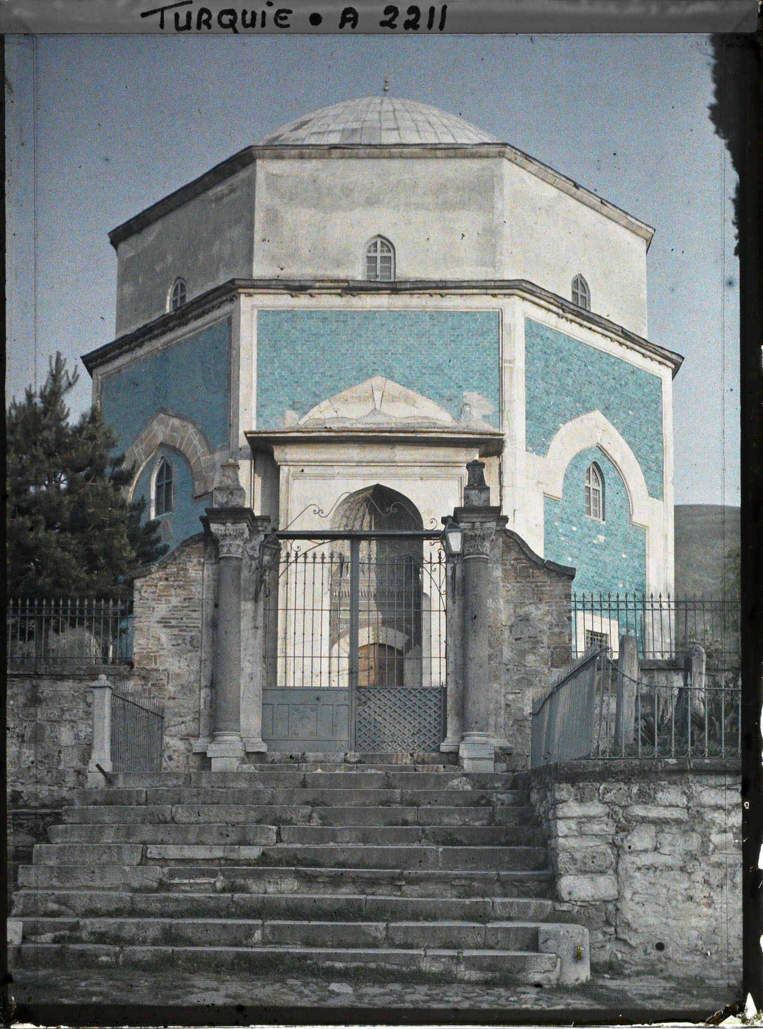 Image représentant Yesil Türbe (le mausolée Vert) où repose le Sultan Mehmet 1er construit en 1421