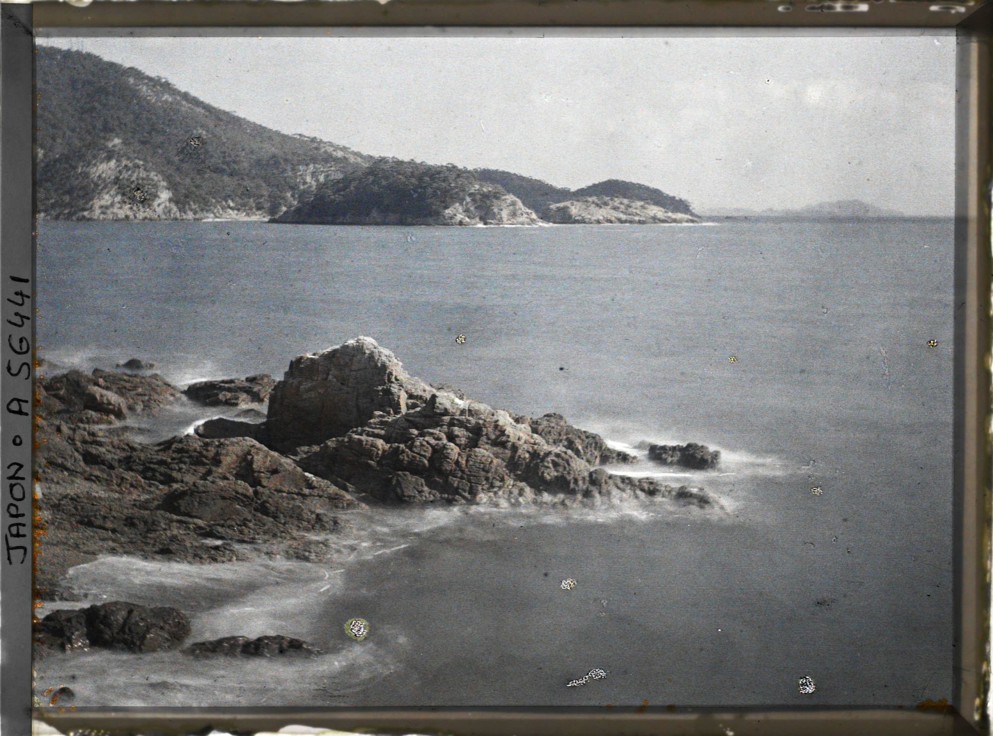 Image représentant La mer intérieure et les rochers du littoral