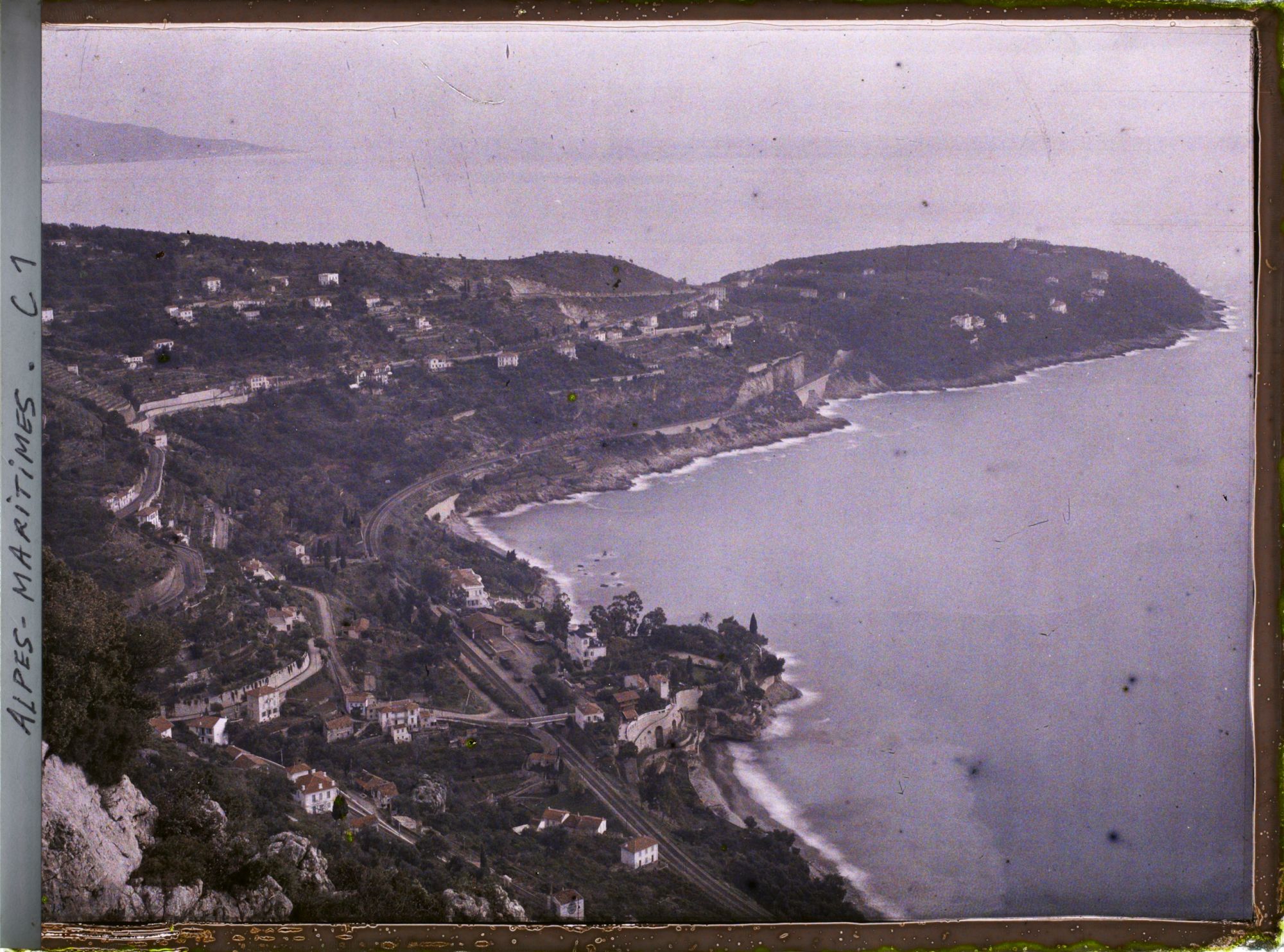 Image représentant Vue plongeante sur l'ensemble du cap Martin
