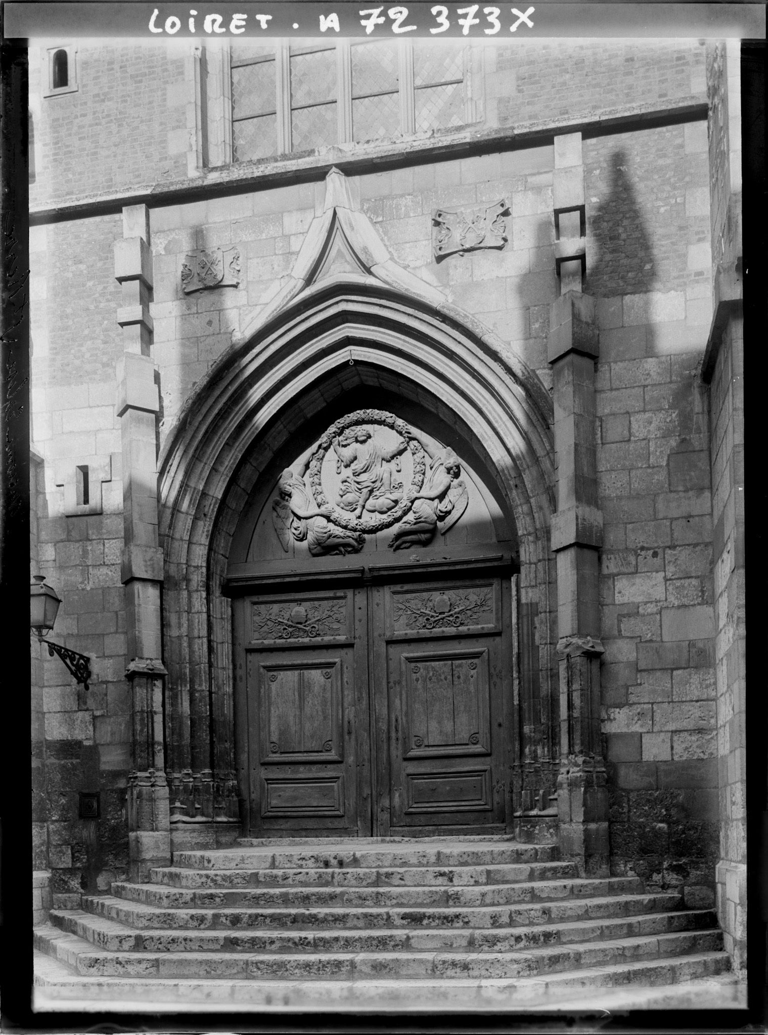 Image représentant Portail de l'église Saint-Pierre du Martroi