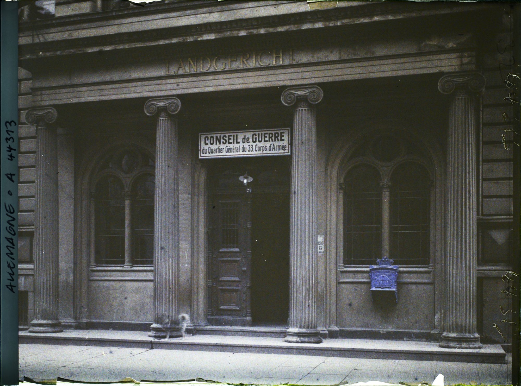 Image représentant Allemagne, Bonn, Conseil de guerre du 33e C.A.