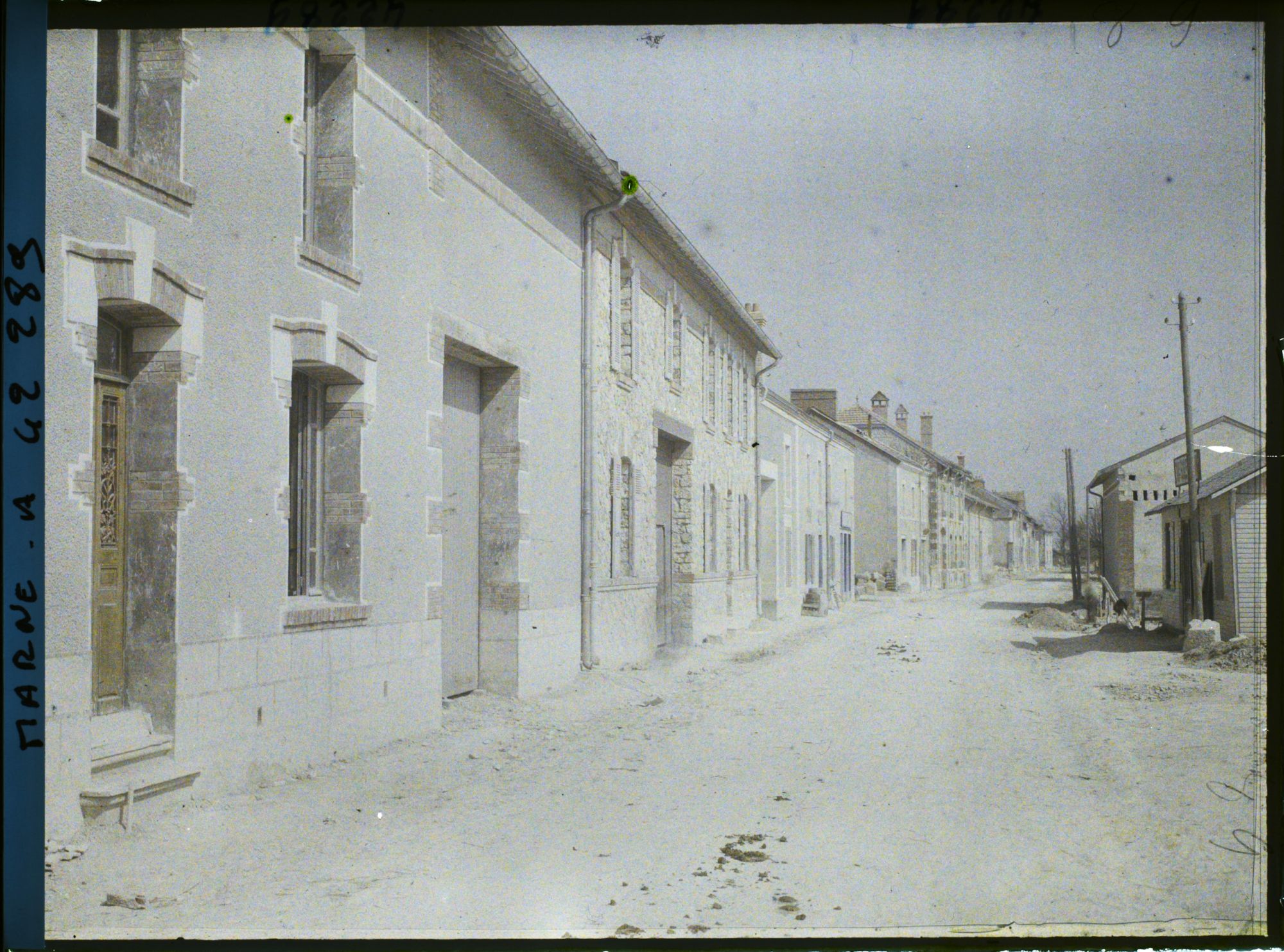 Image représentant France, Beine près Reims, Une rue du Village