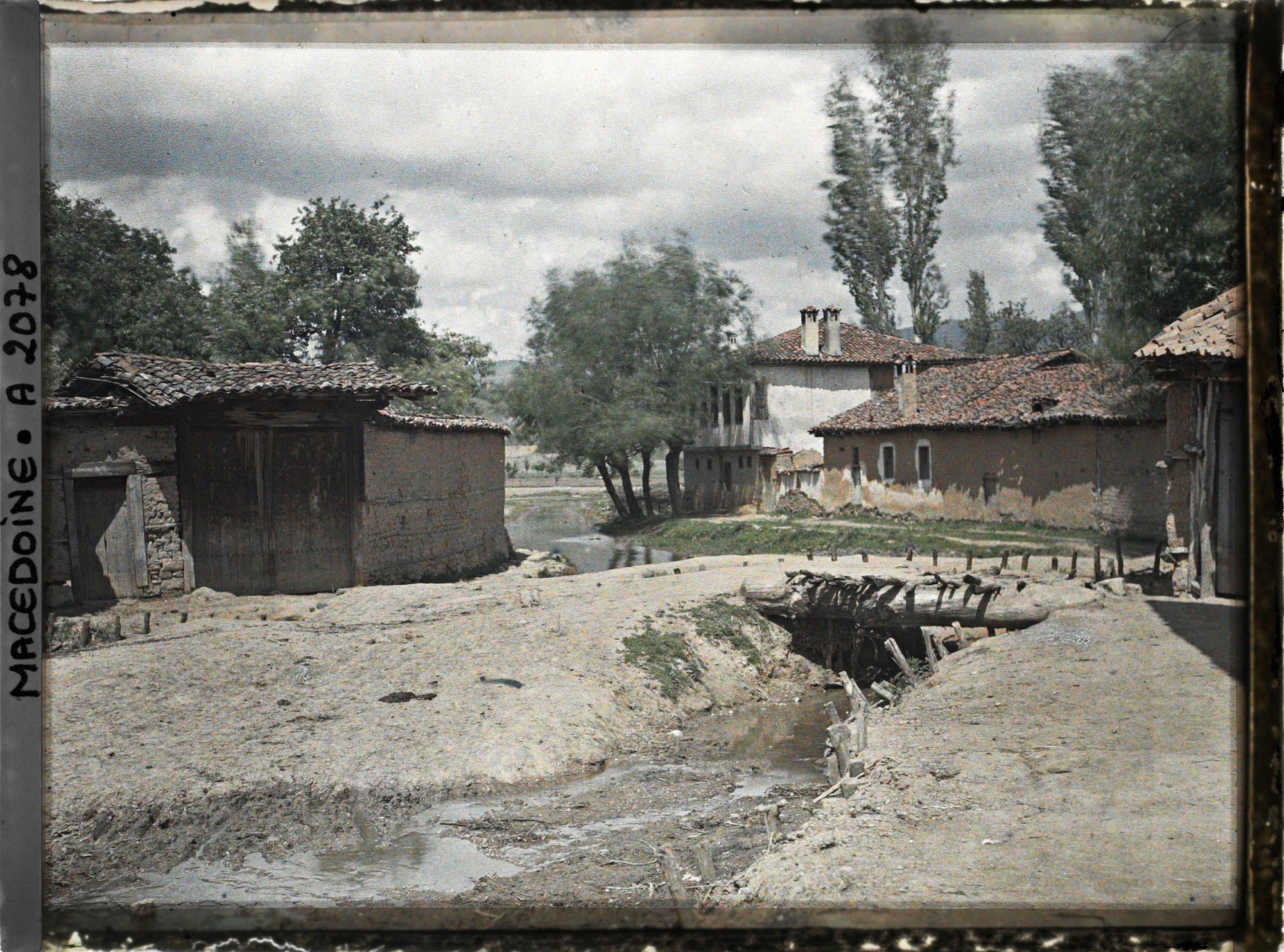 Image représentant Petit canal et pont de Rezna