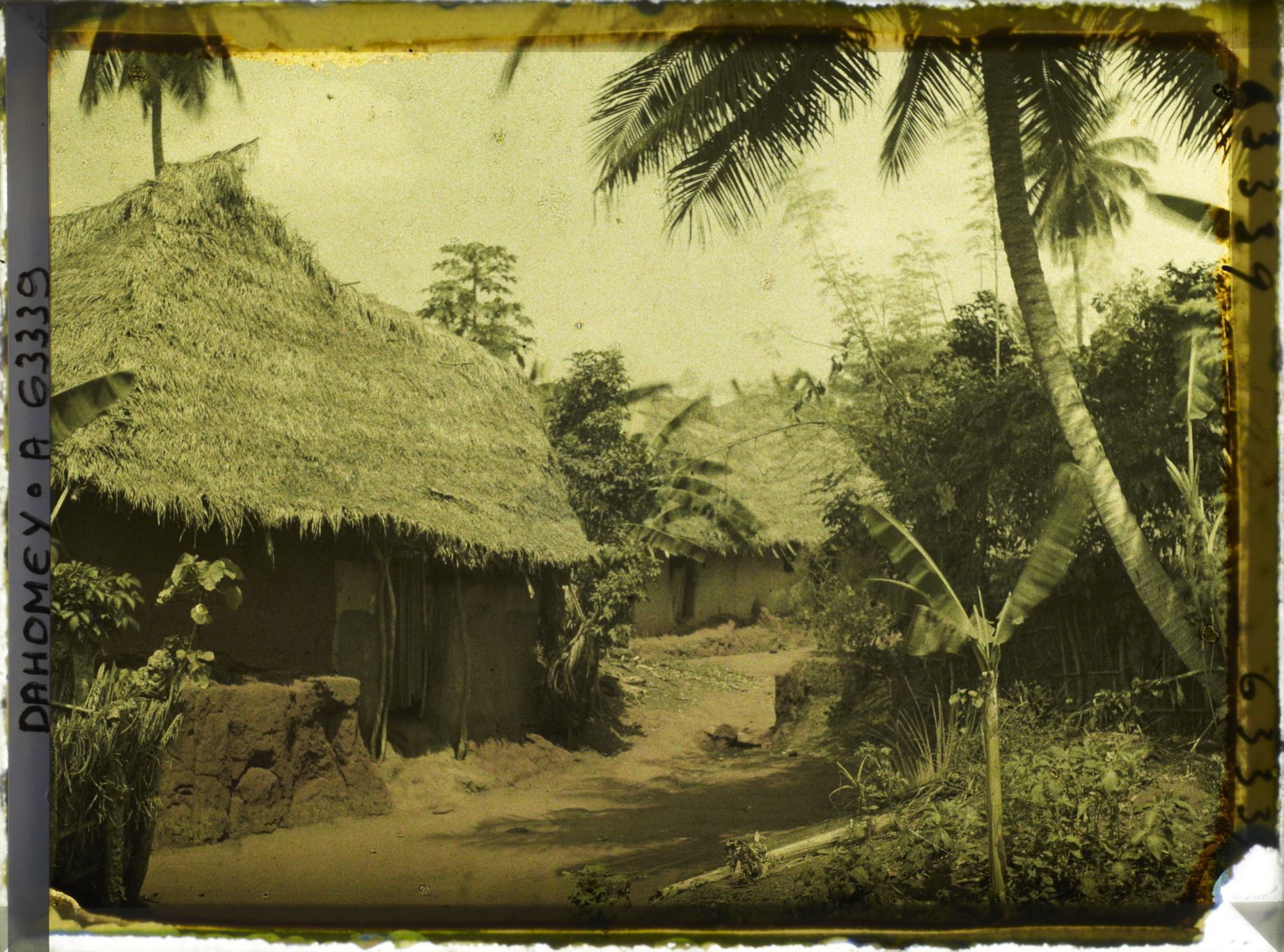 Image représentant Cases des féticheuses de Doudoua à Daagbé