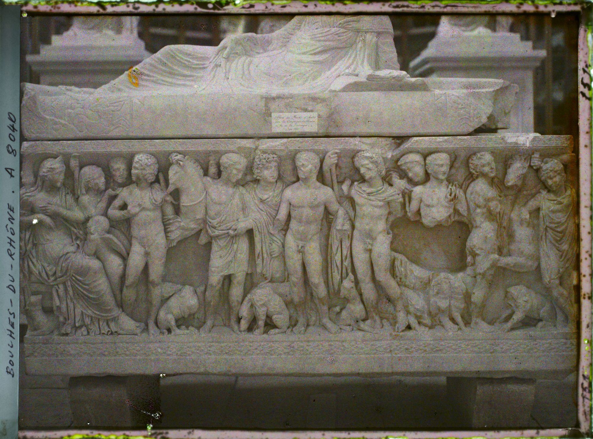 Image représentant Sarcophage de marbre orné de l'histoire de Phèdre et d'Hippolyte (milieu du IIIème siècle), au musée lapidaire, actuellement au musée départemental de l'Arles antique