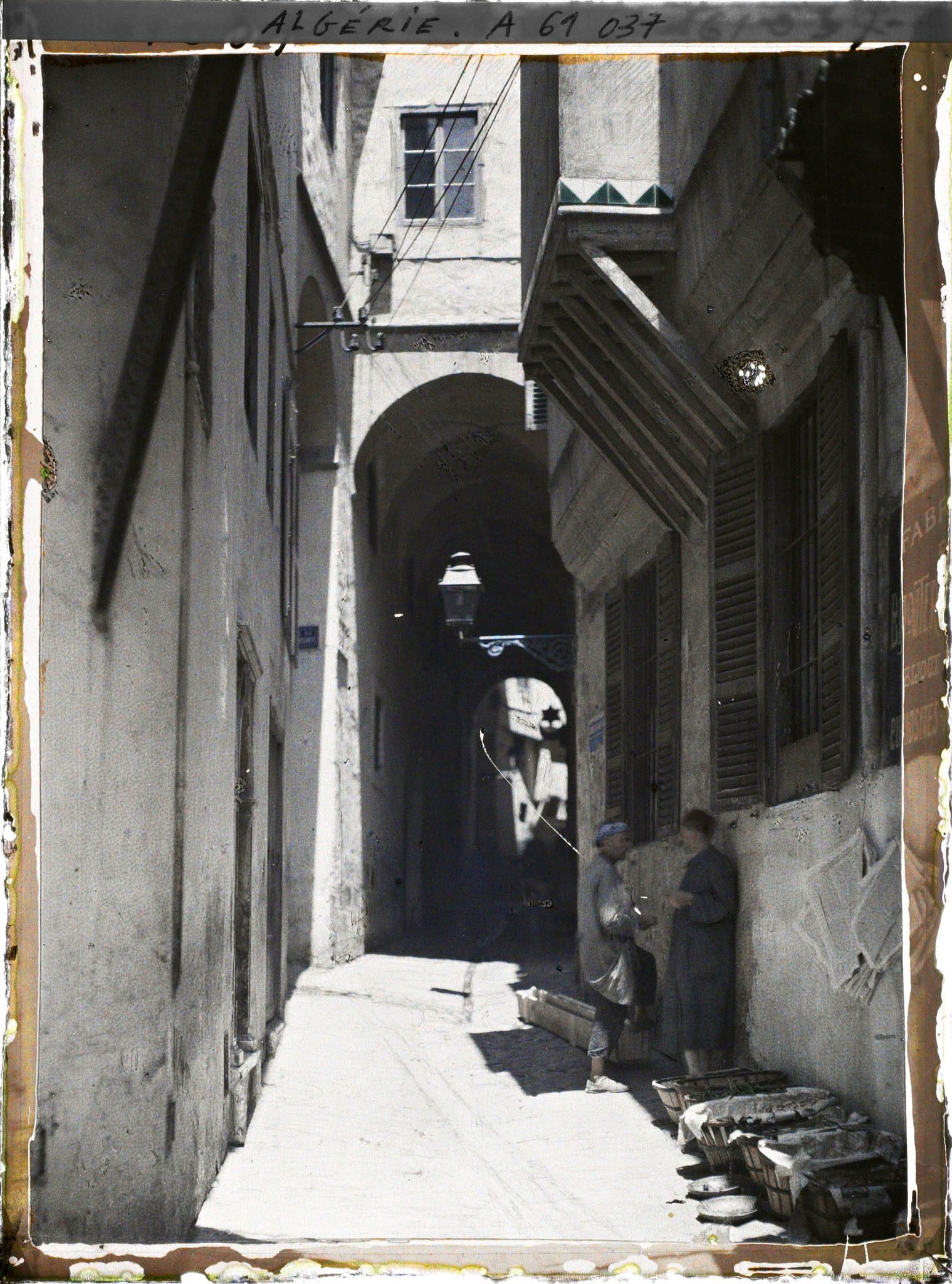 Image représentant Une rue de la Casbah (Ville Haute)