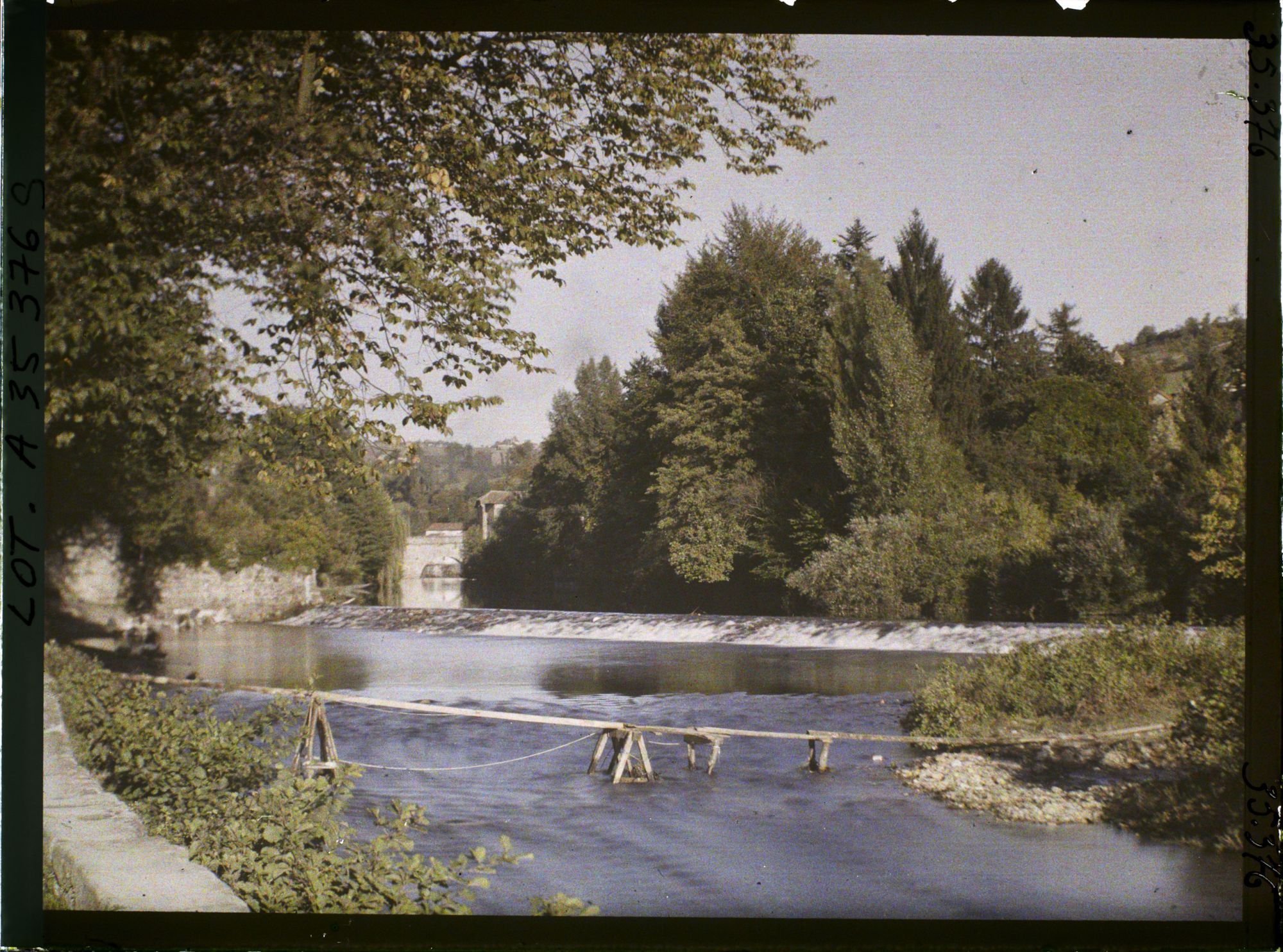 Image représentant France, Figeac, Les bords du Celé, vue prise le soir