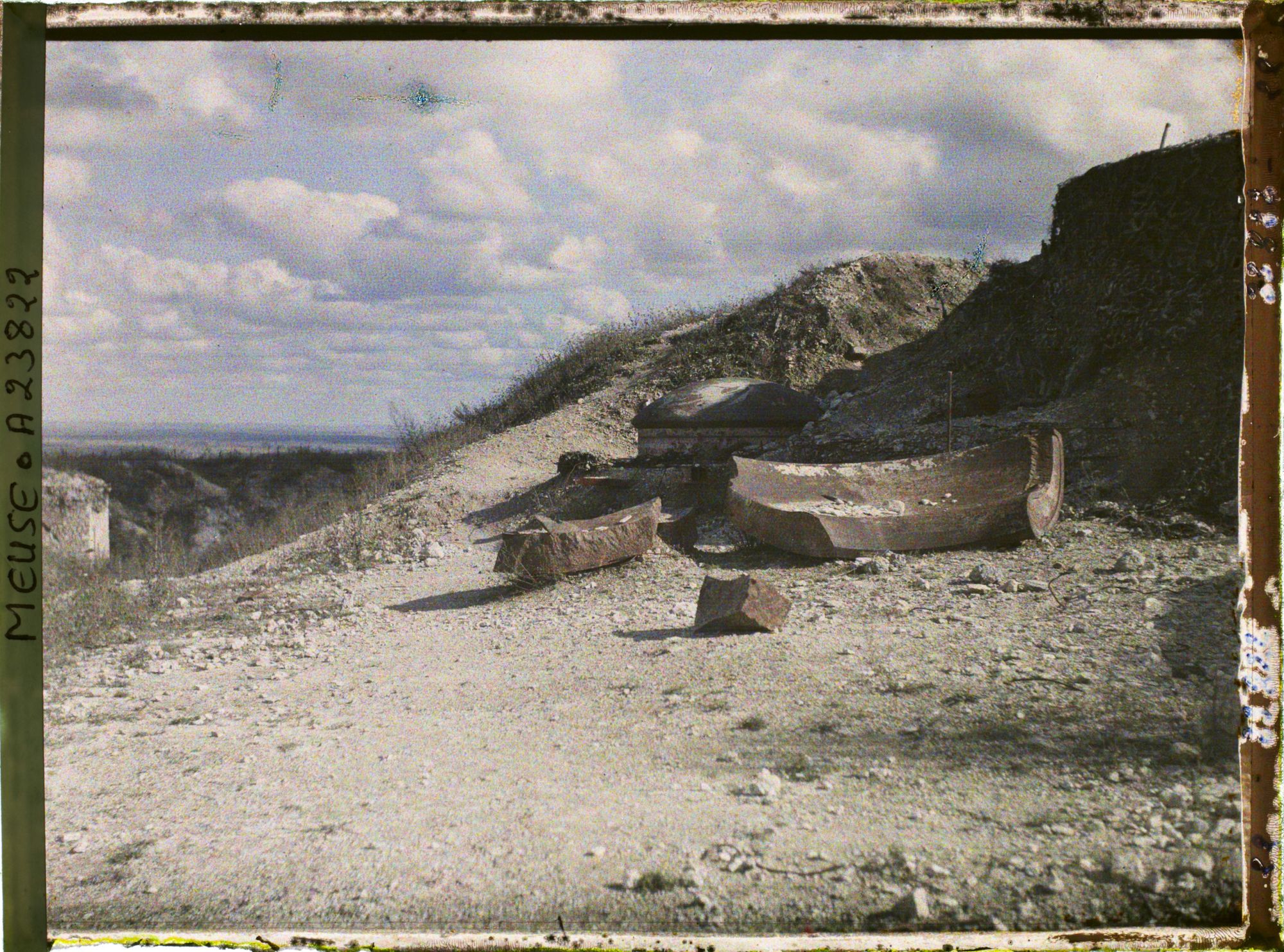 Image représentant France, Fort de Vaux, La Coupole détruite par le Commandant Raynal