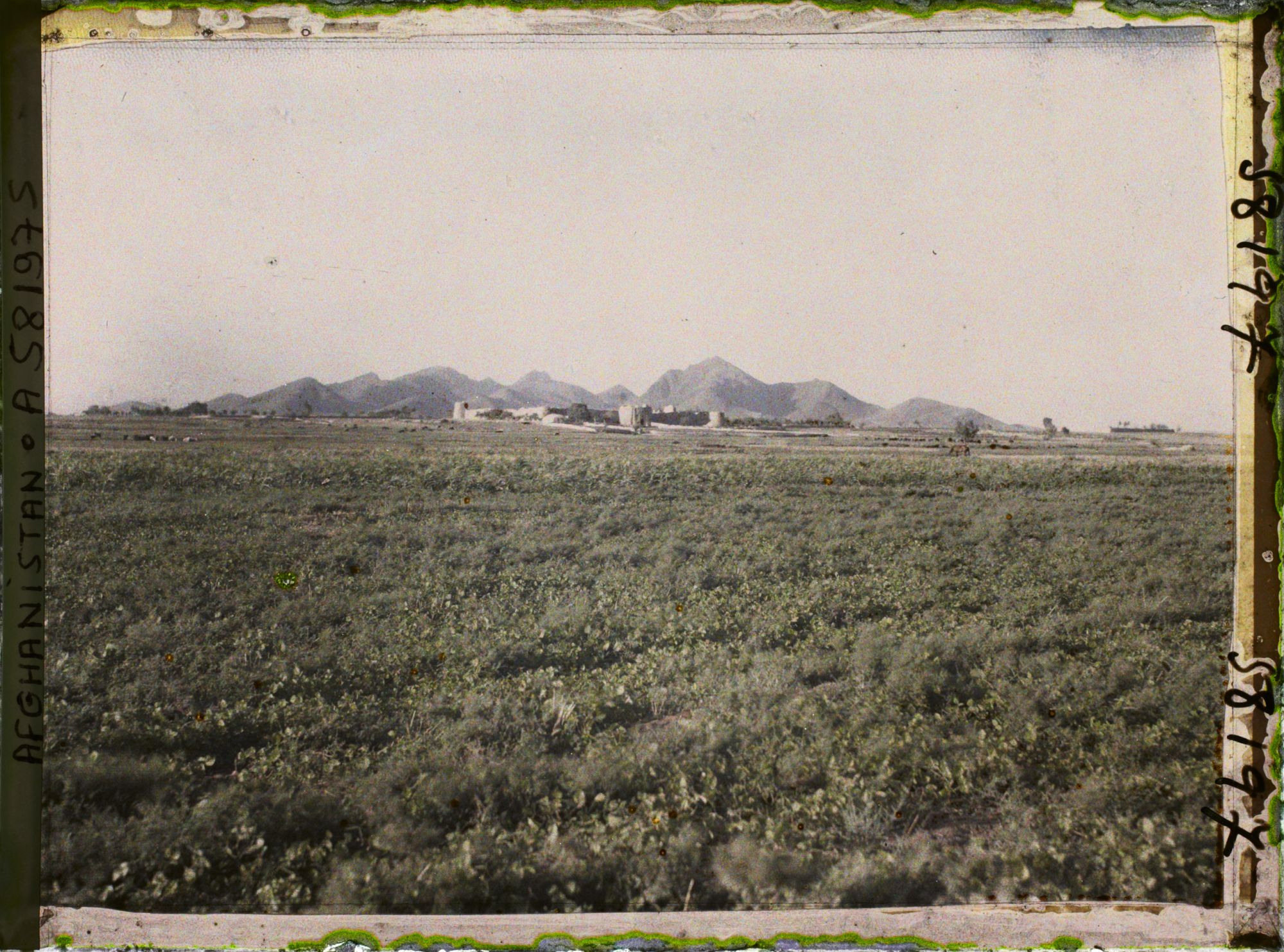 Image représentant Vers le village