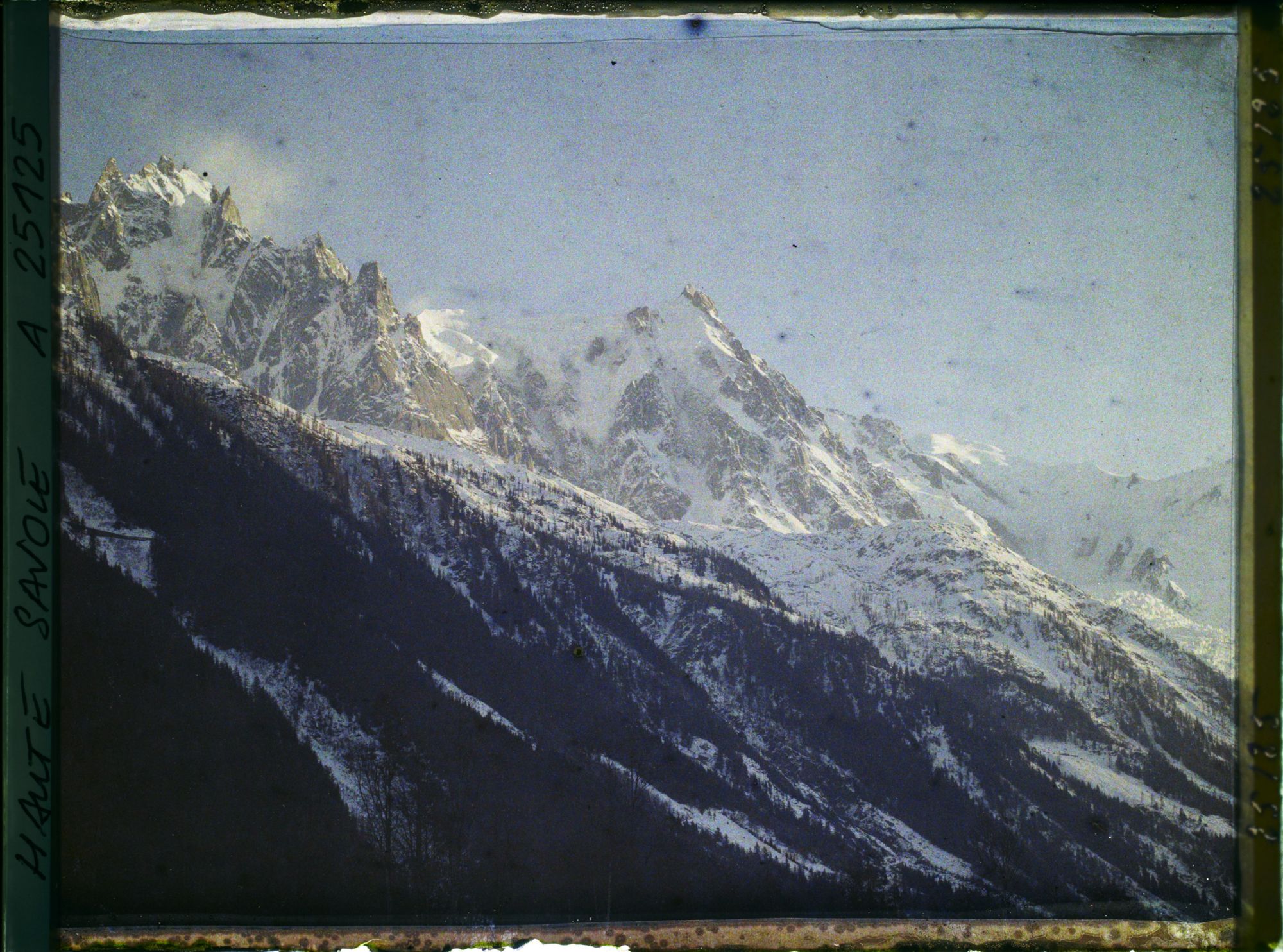 Image représentant France Les Alpes, Vallée de Chamonix, Coucher de Soleil s/ le Mt Blanc, les Aiges du Midi, du Plan et de la Blaitière (5h 20)