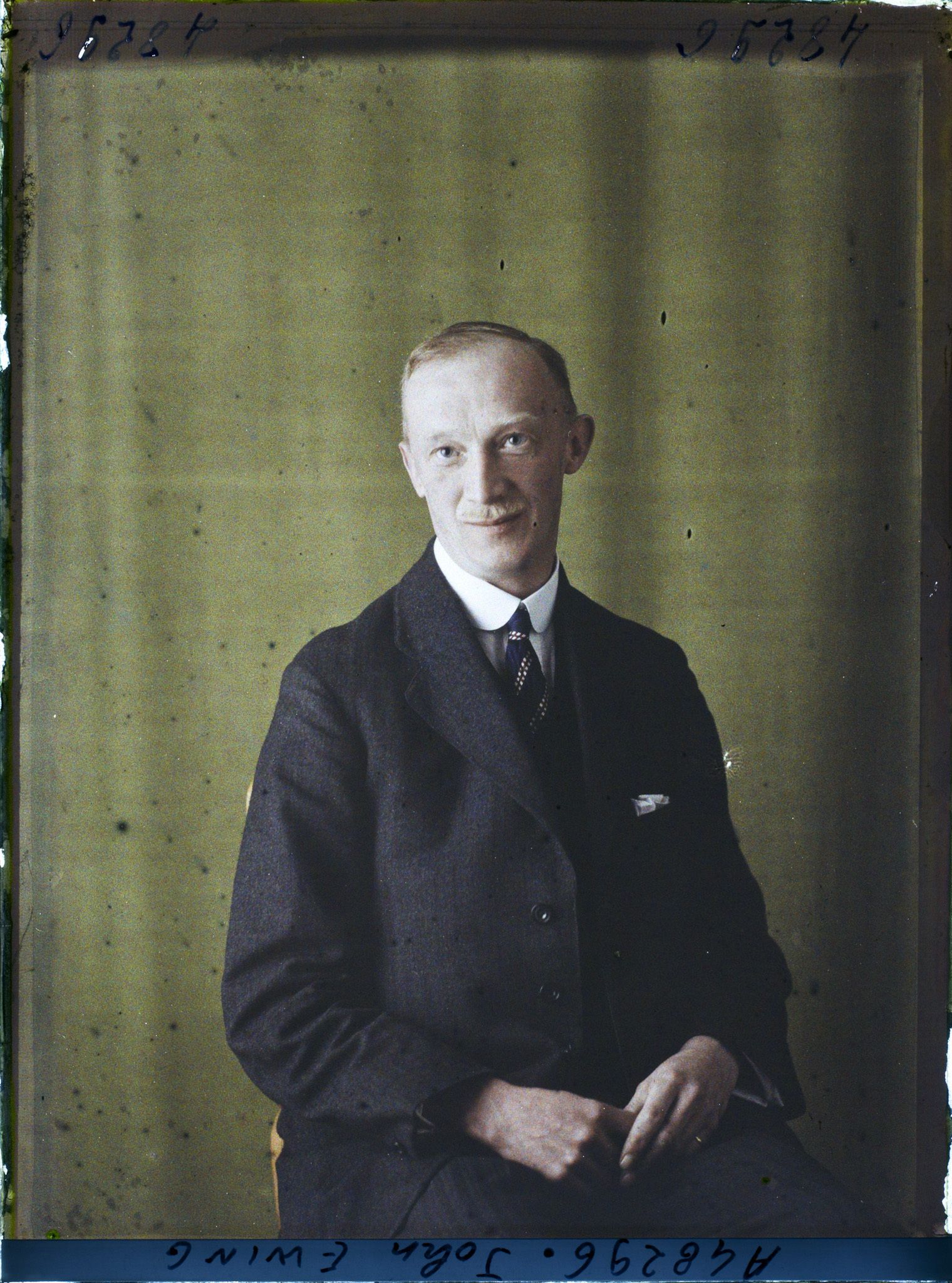 Image représentant Monsieur John Ewing