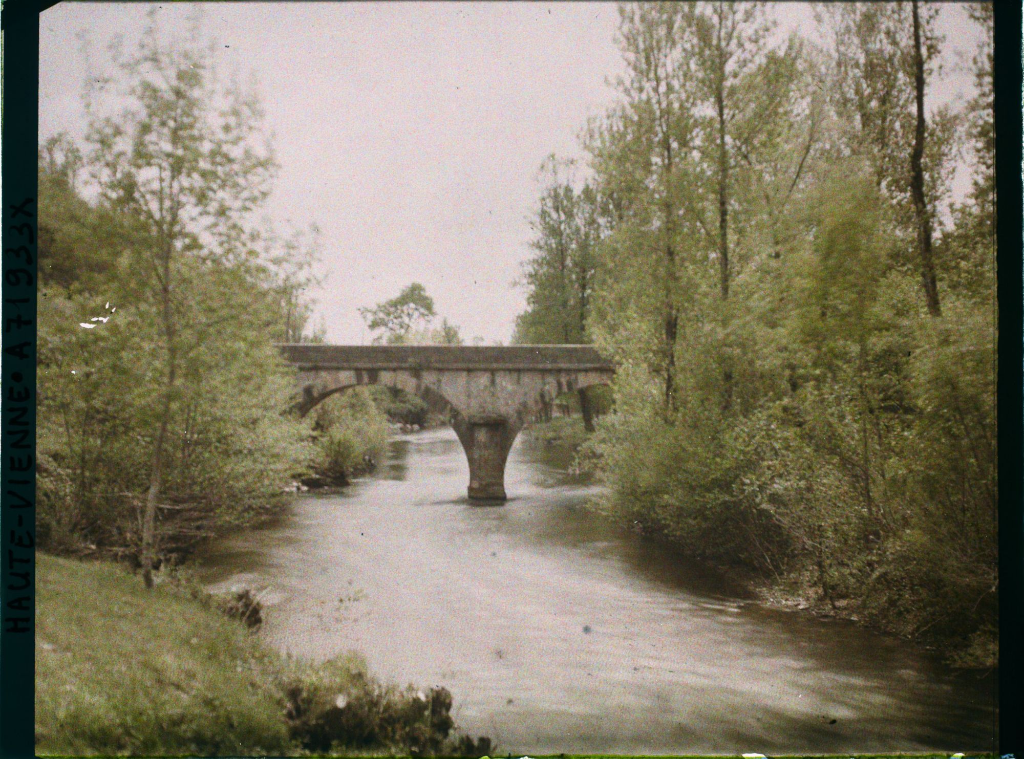Image représentant Cours d'eau et pont