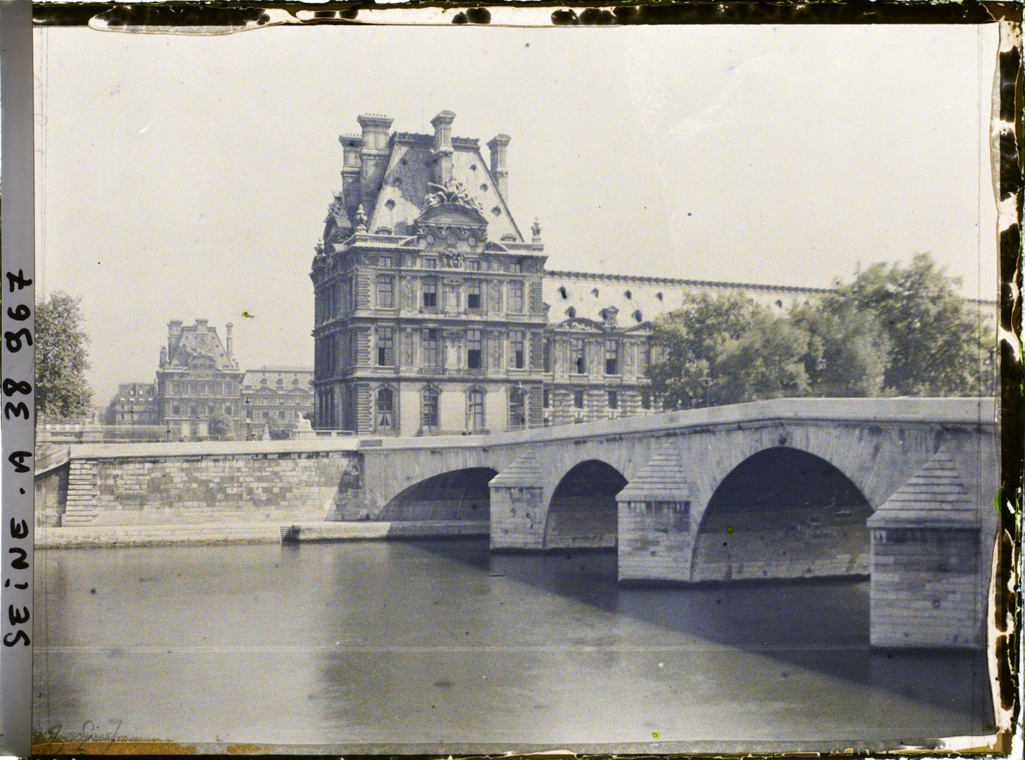Image représentant Le pont Royal et le Louvre