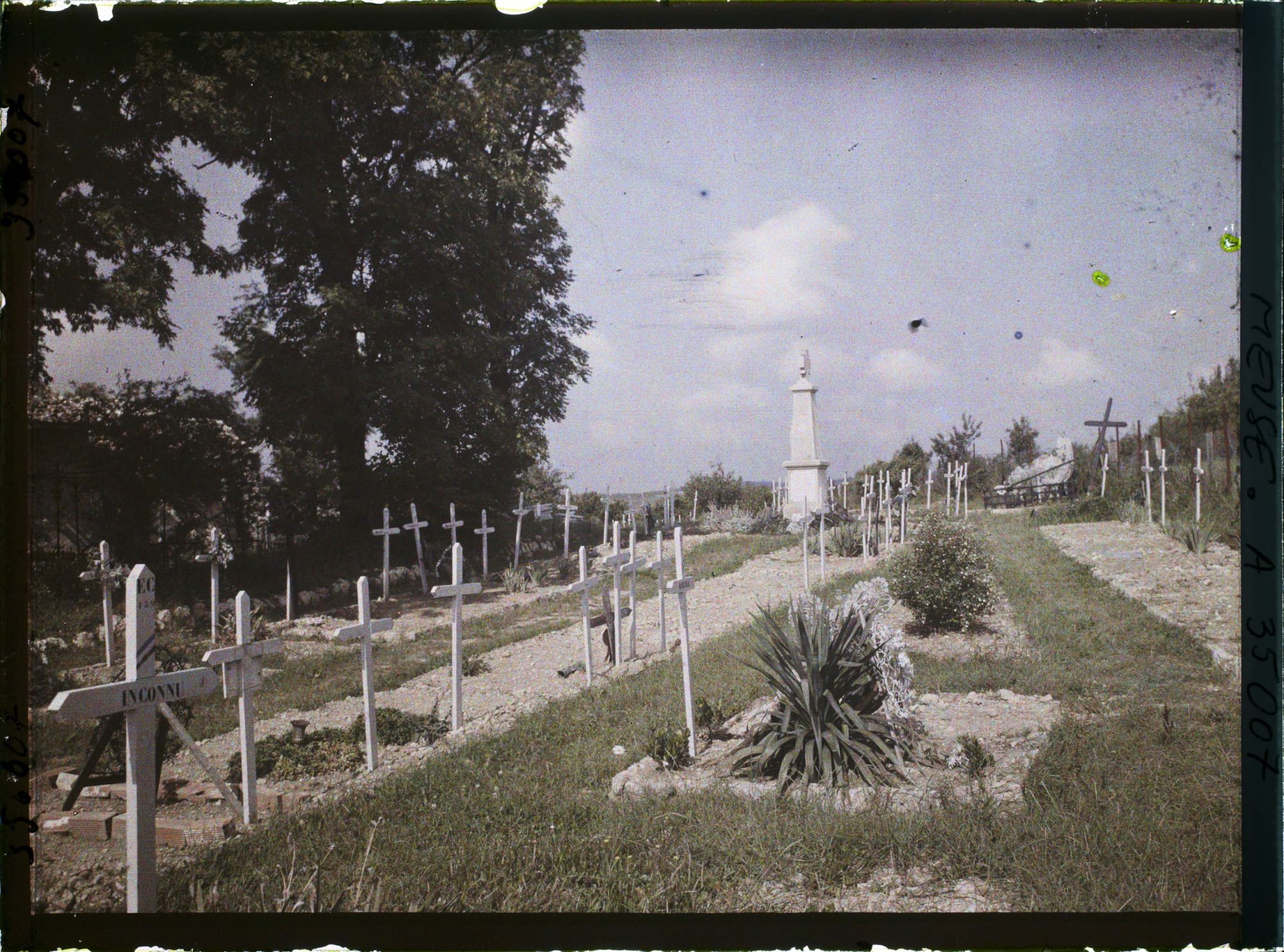 Image représentant France, Aubreville (Meuse), Vue Général du Cimetière