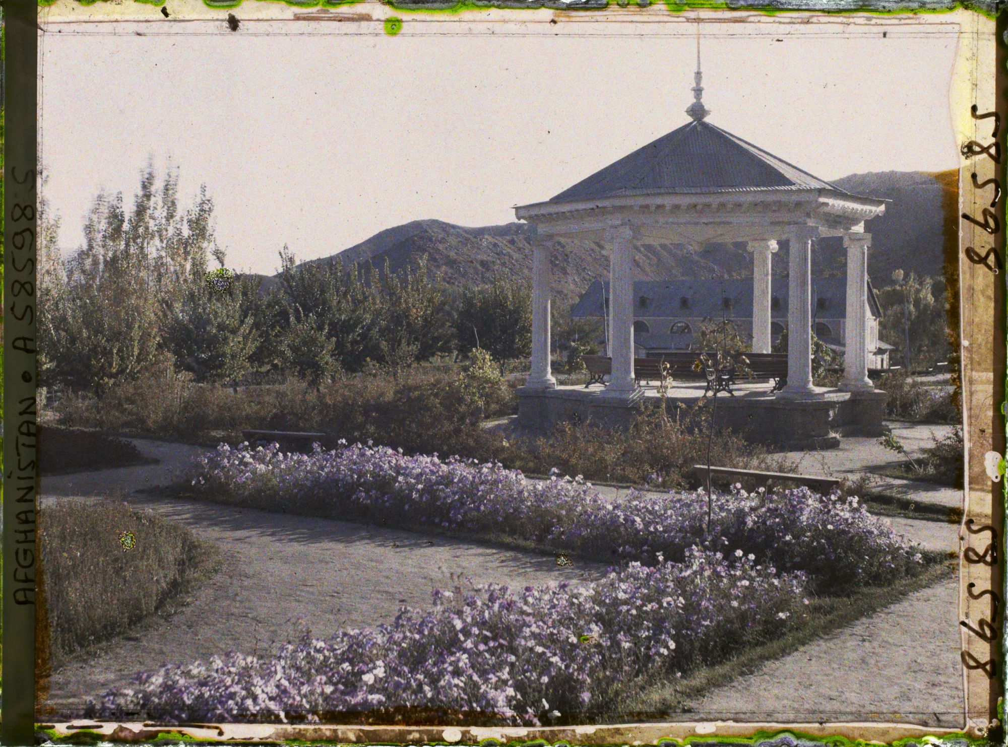 Image représentant Afghanistan, Kaboul, Jardin Public - Le Kiosque à Musique
