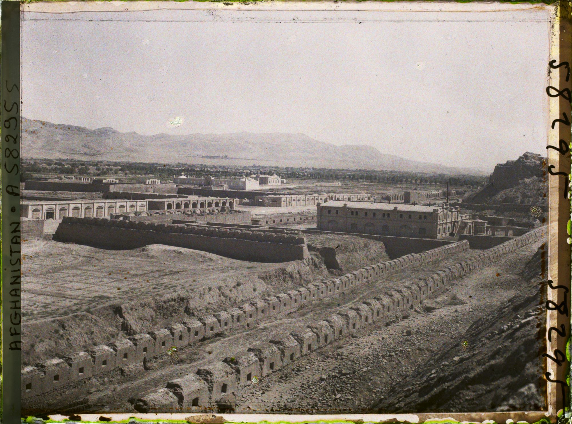 Image représentant Panorama sur la nouvelle ville, qui s'étend à l'est de l'ancienne cité