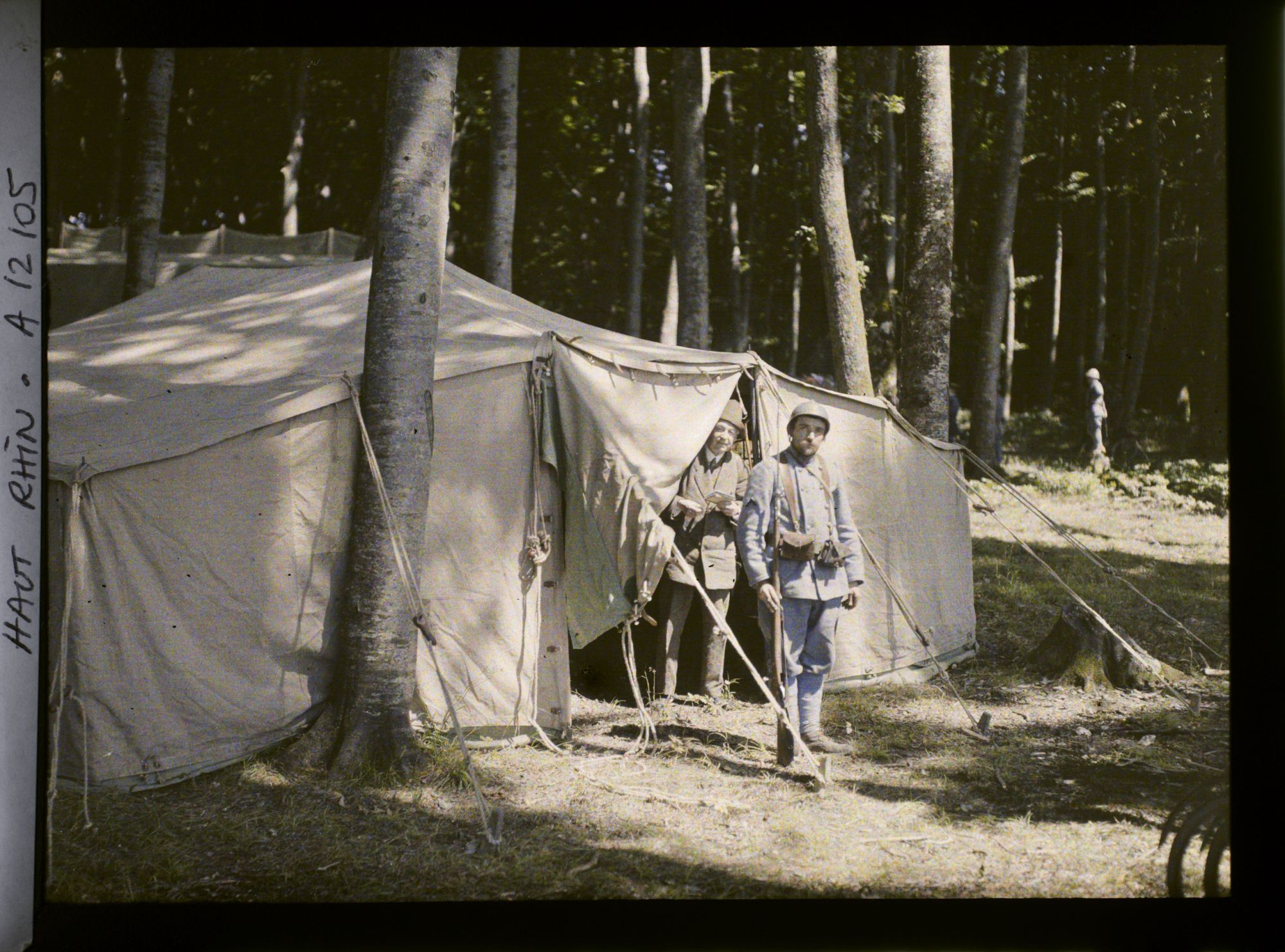 Image représentant Théâtre aux armées, garde du vestiaire