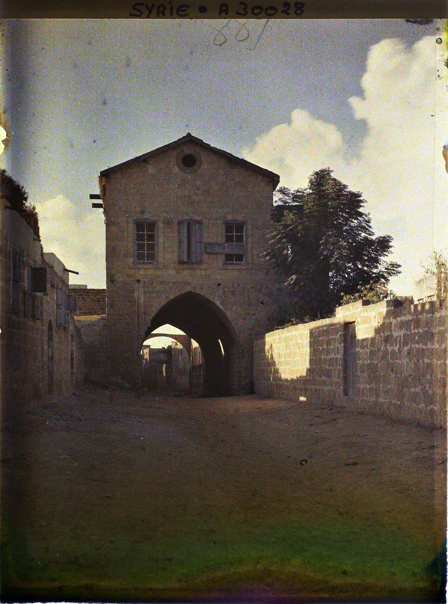 Image représentant Passage voûté sous une maison