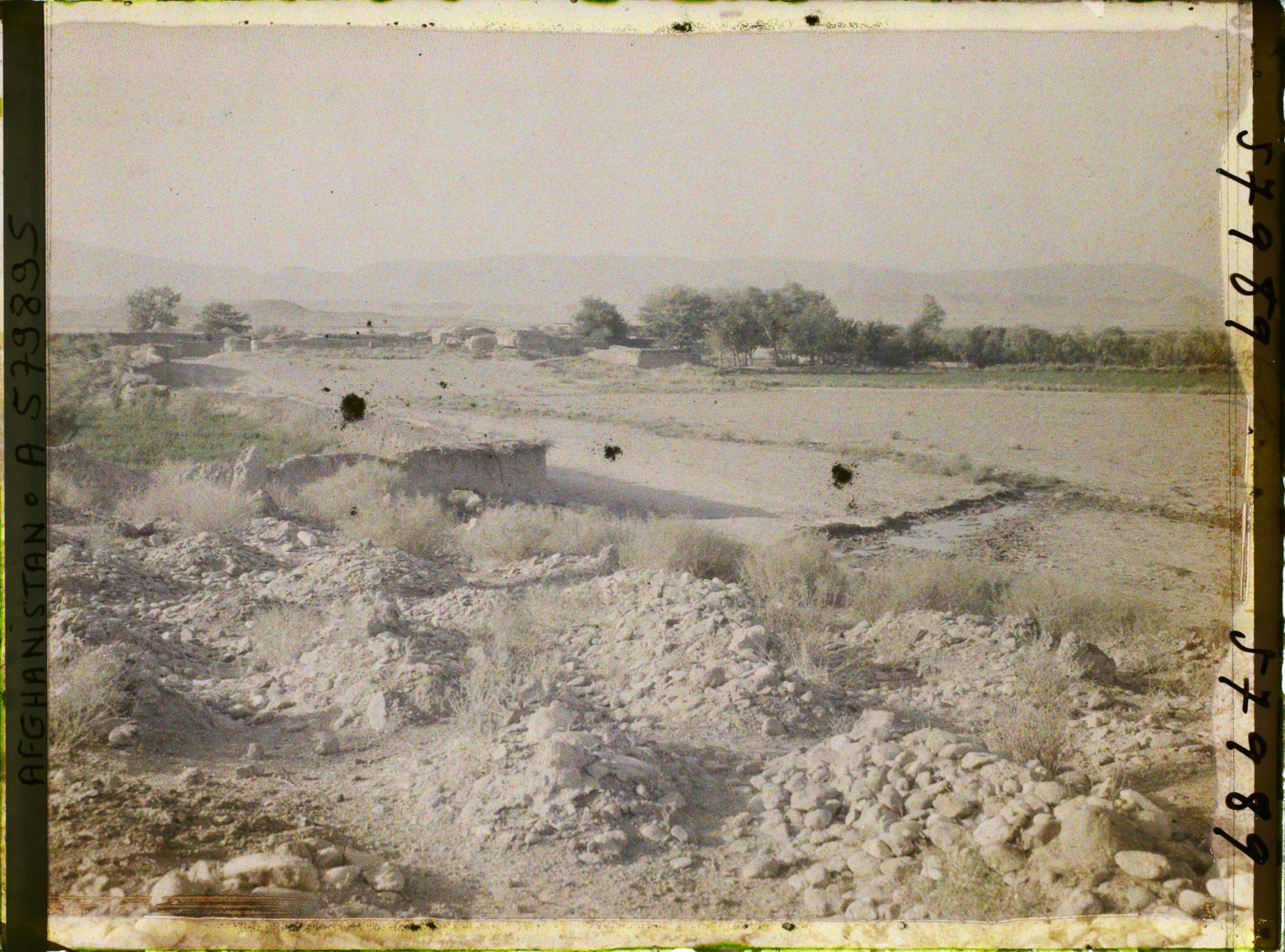 Image représentant Vers le village