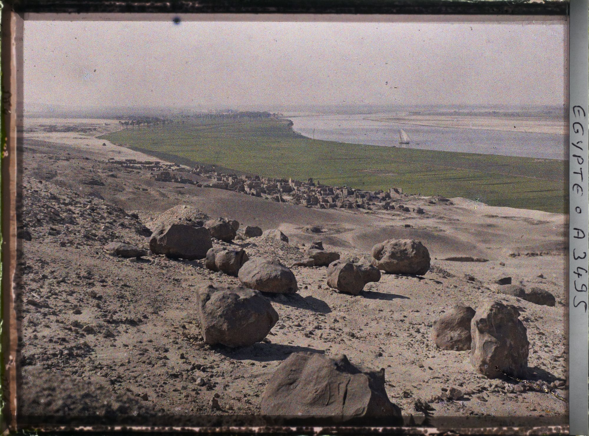 Image représentant Panorama de paysage près des  null hypogées de Beni Hassan
