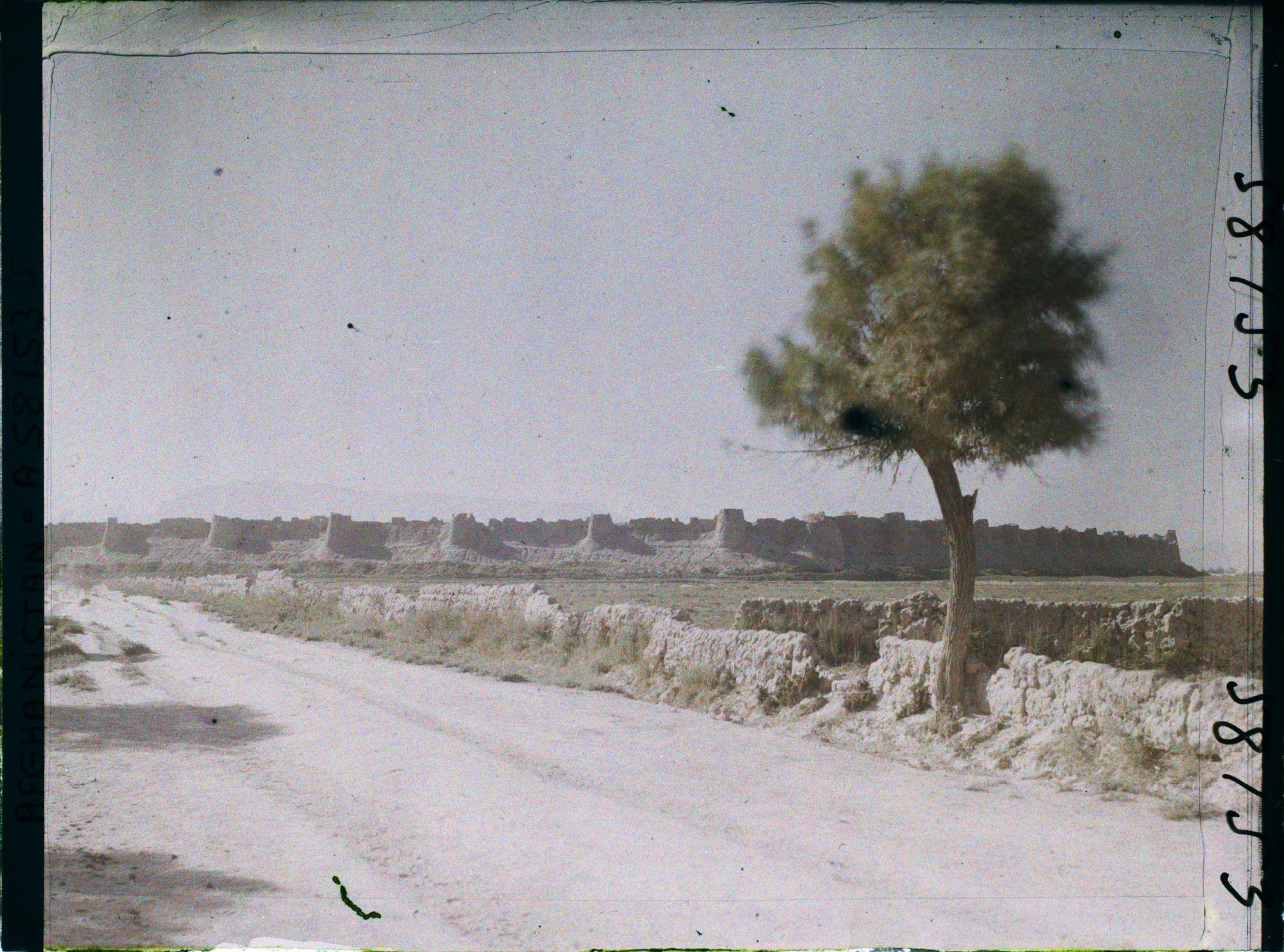 Image représentant Afghanistan, Farah, Aspect de l'enceinte fortifiée S-Est