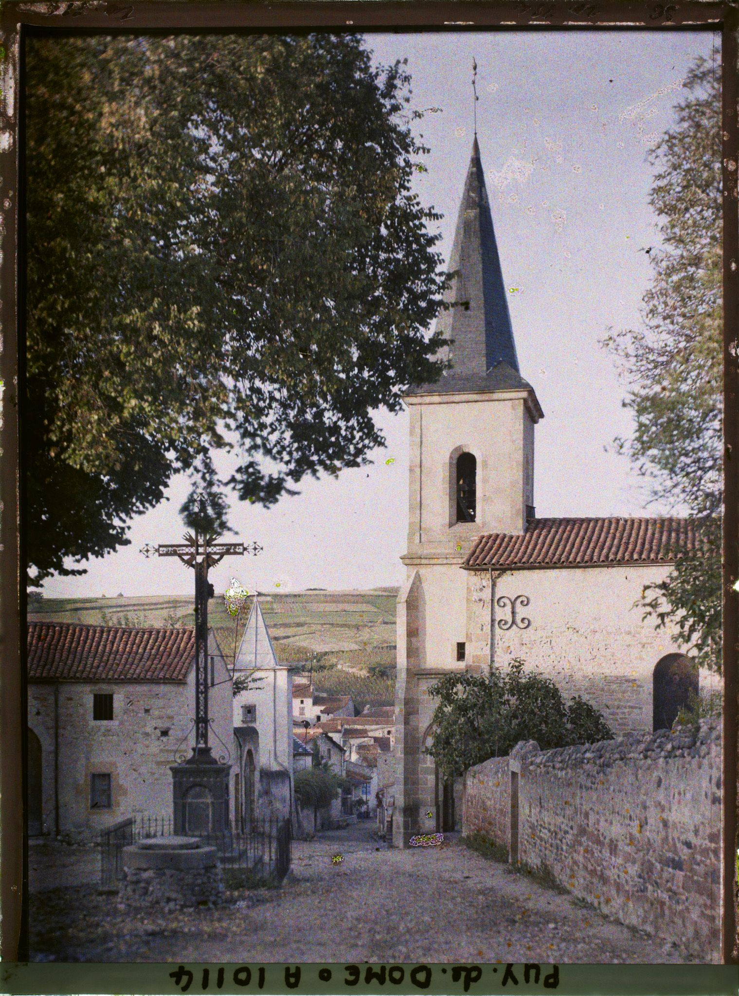 Image représentant France, Sauvagnat, L'Eglise et la rue principale