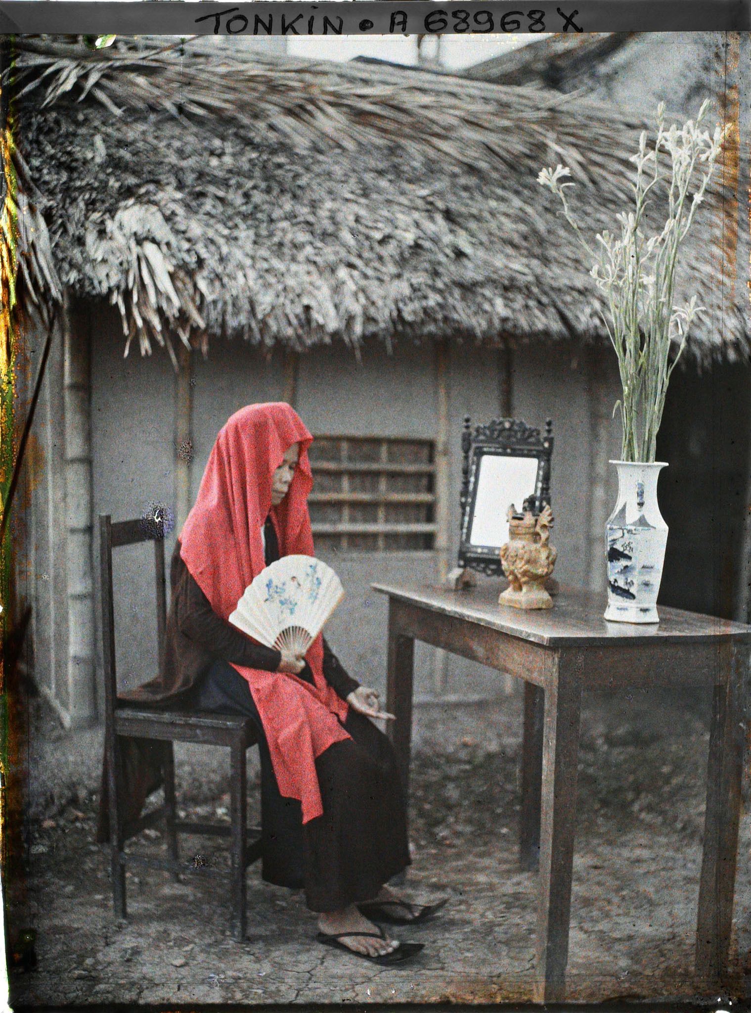 Image représentant Une prêtresse du culte des Trois Mondes