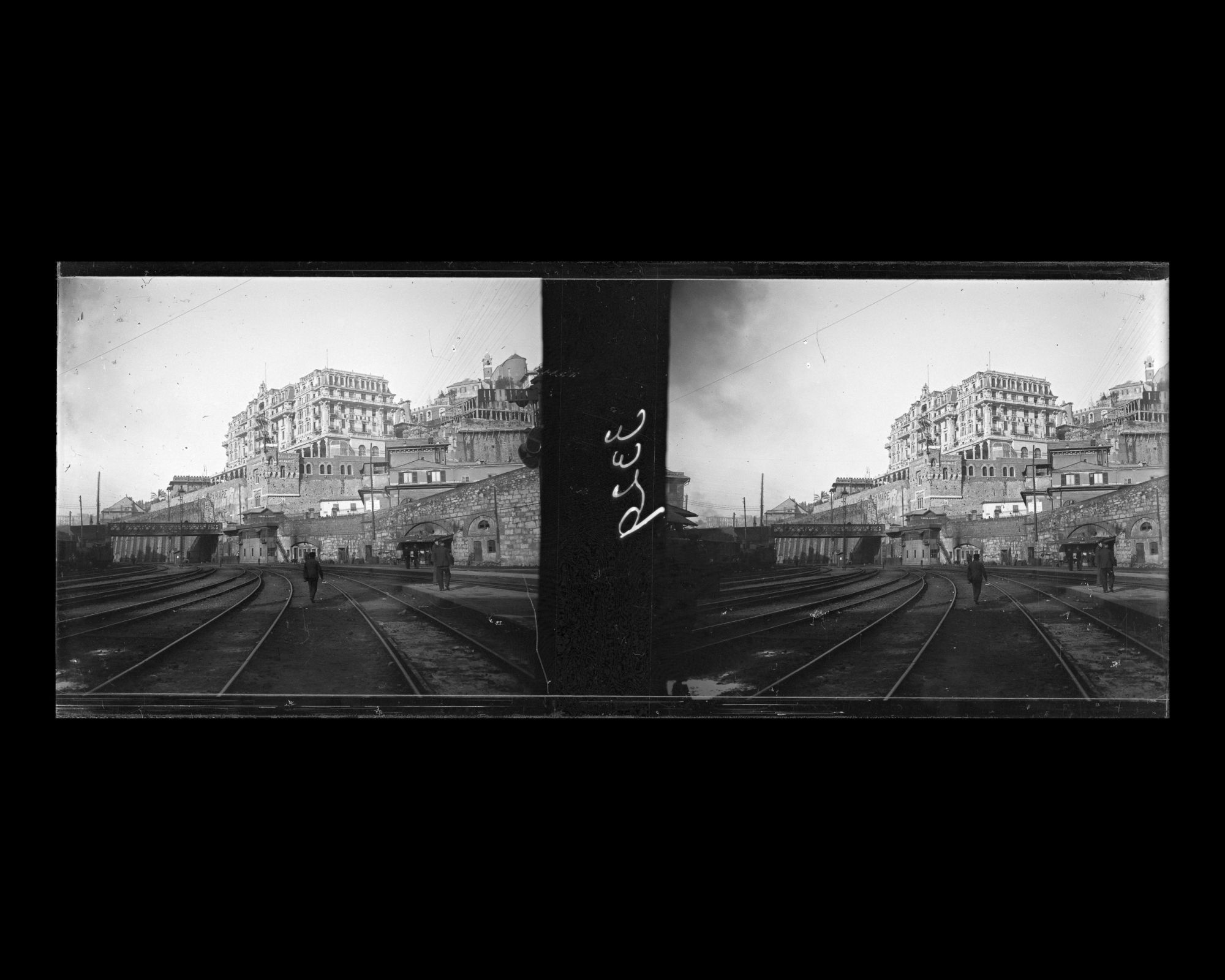 Image représentant Vue des voies à proximité de la gare de Gênes