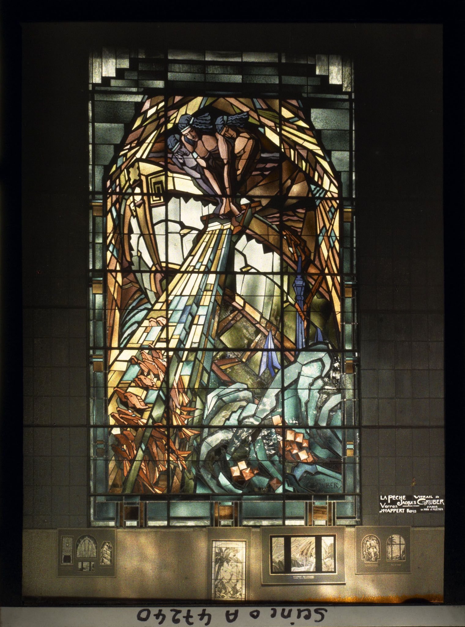 Image représentant L'Exposition des arts décoratifs, La Pêche, de Jacques Gruber, pour la salle à manger d'une ambassade française, galerie de la cour des métiers