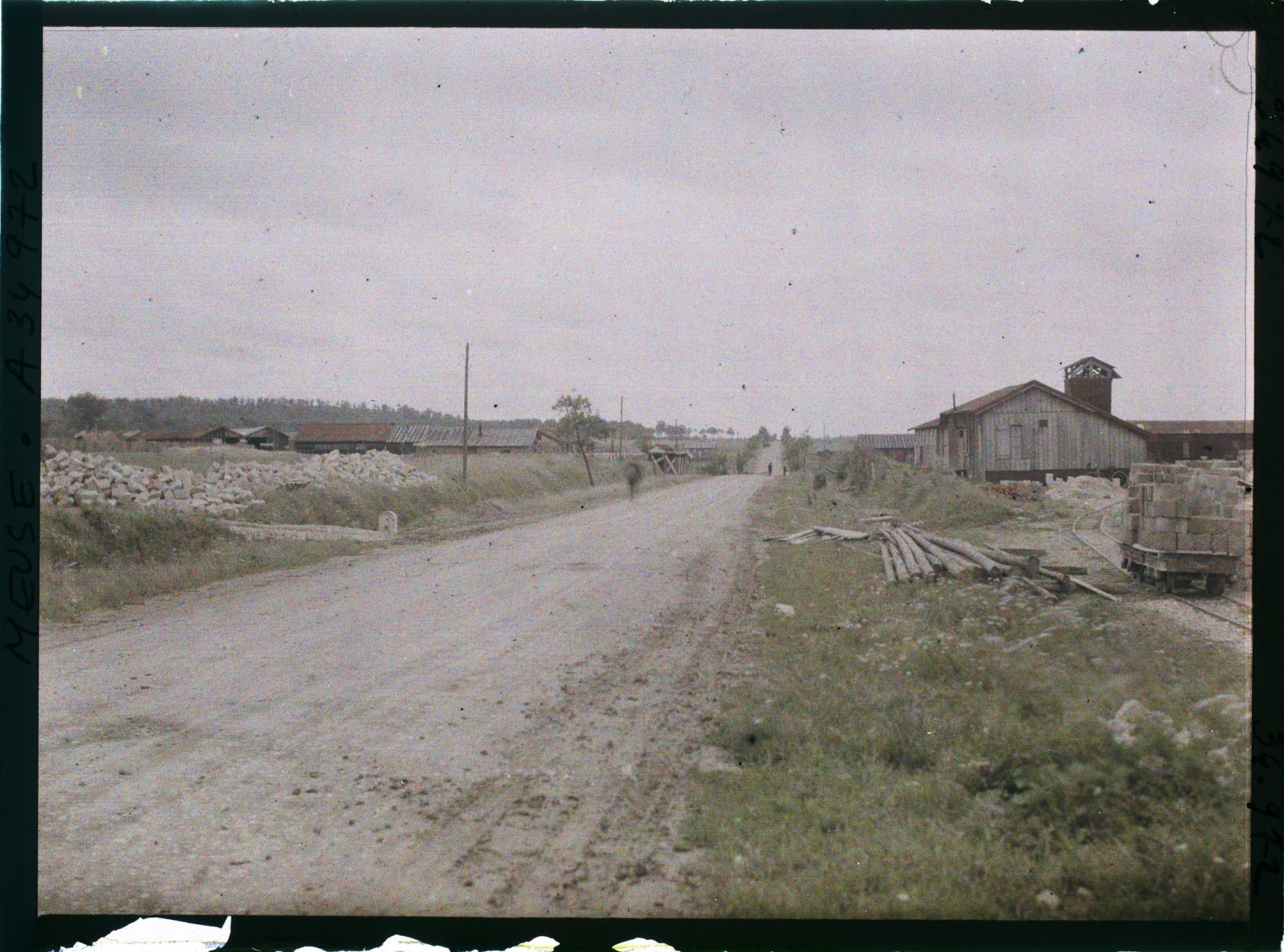 Image représentant France, Boureuil, Reconstruction du nouveau Boureuil prise de la route de Varennes vers Clermont