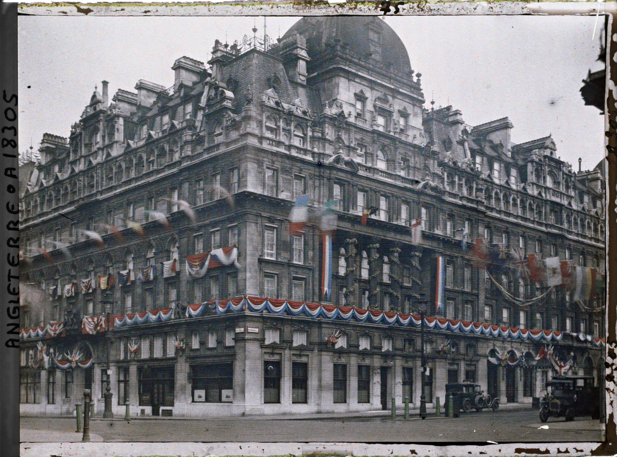 Image représentant L'hôtel Carlton à l'angle de Pall Mall et Haymarket