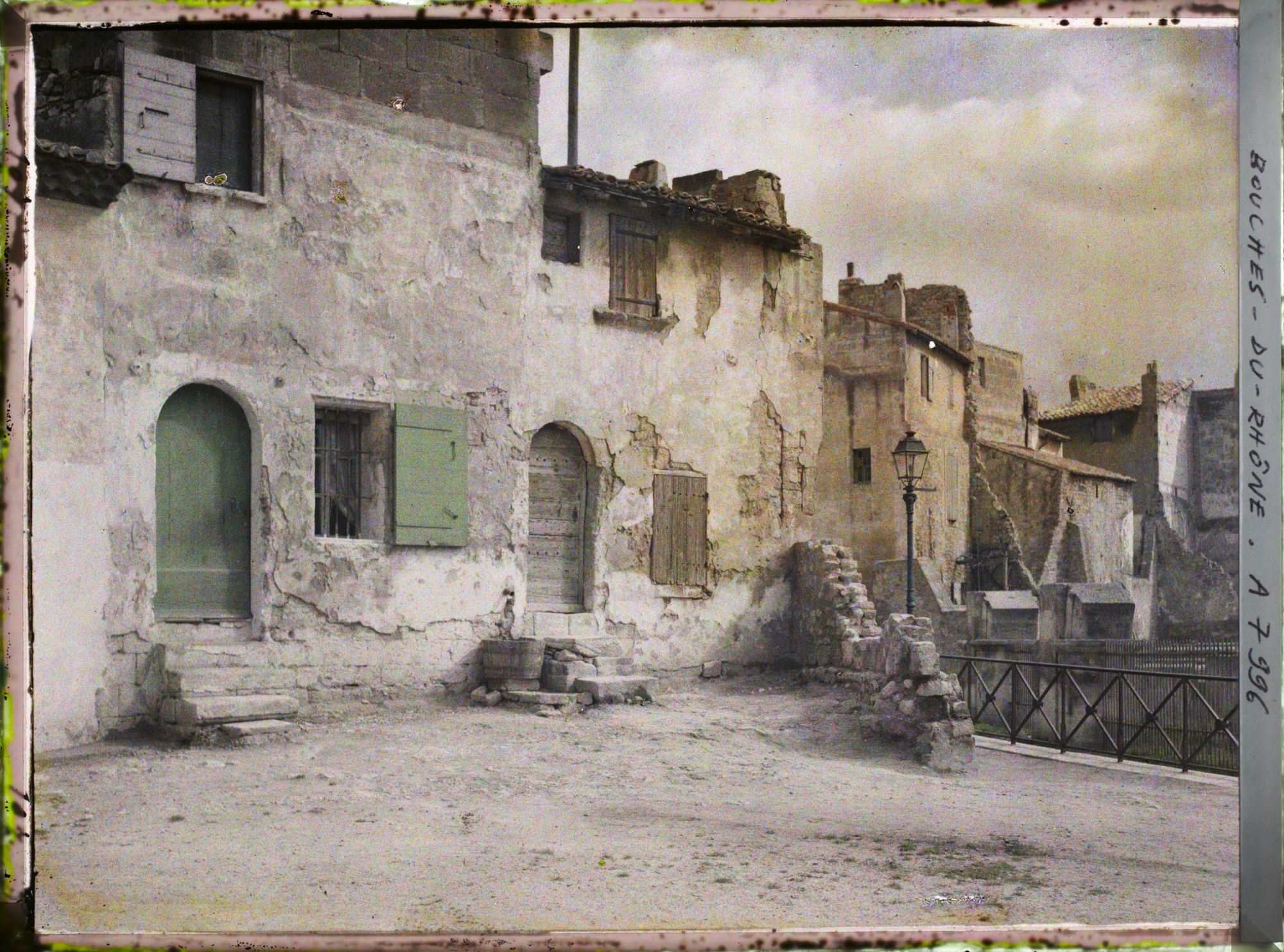 Image représentant Maisons derrière le théâtre antique