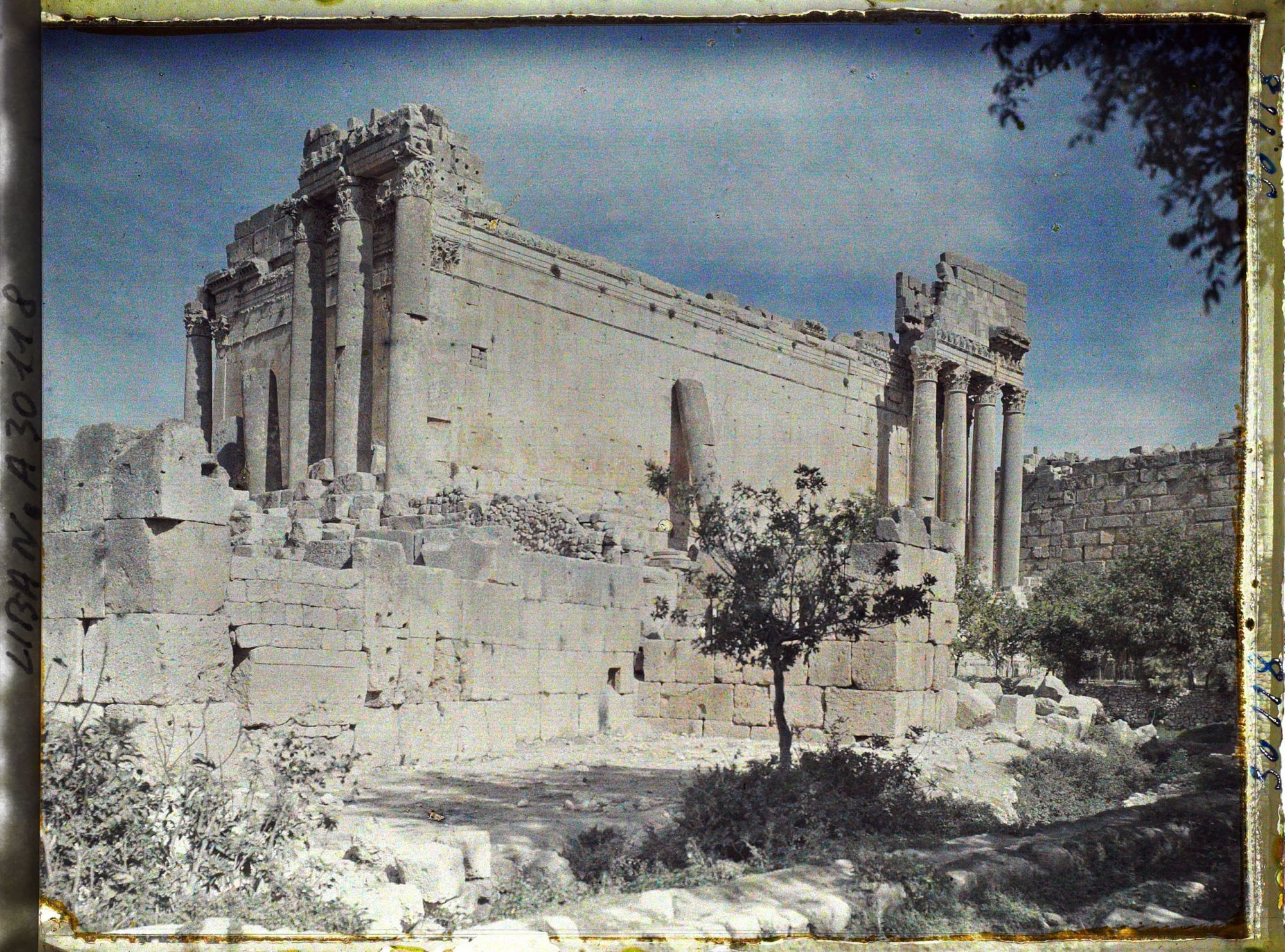 Image représentant Angle sud-ouest du Temple dit de Bacchus