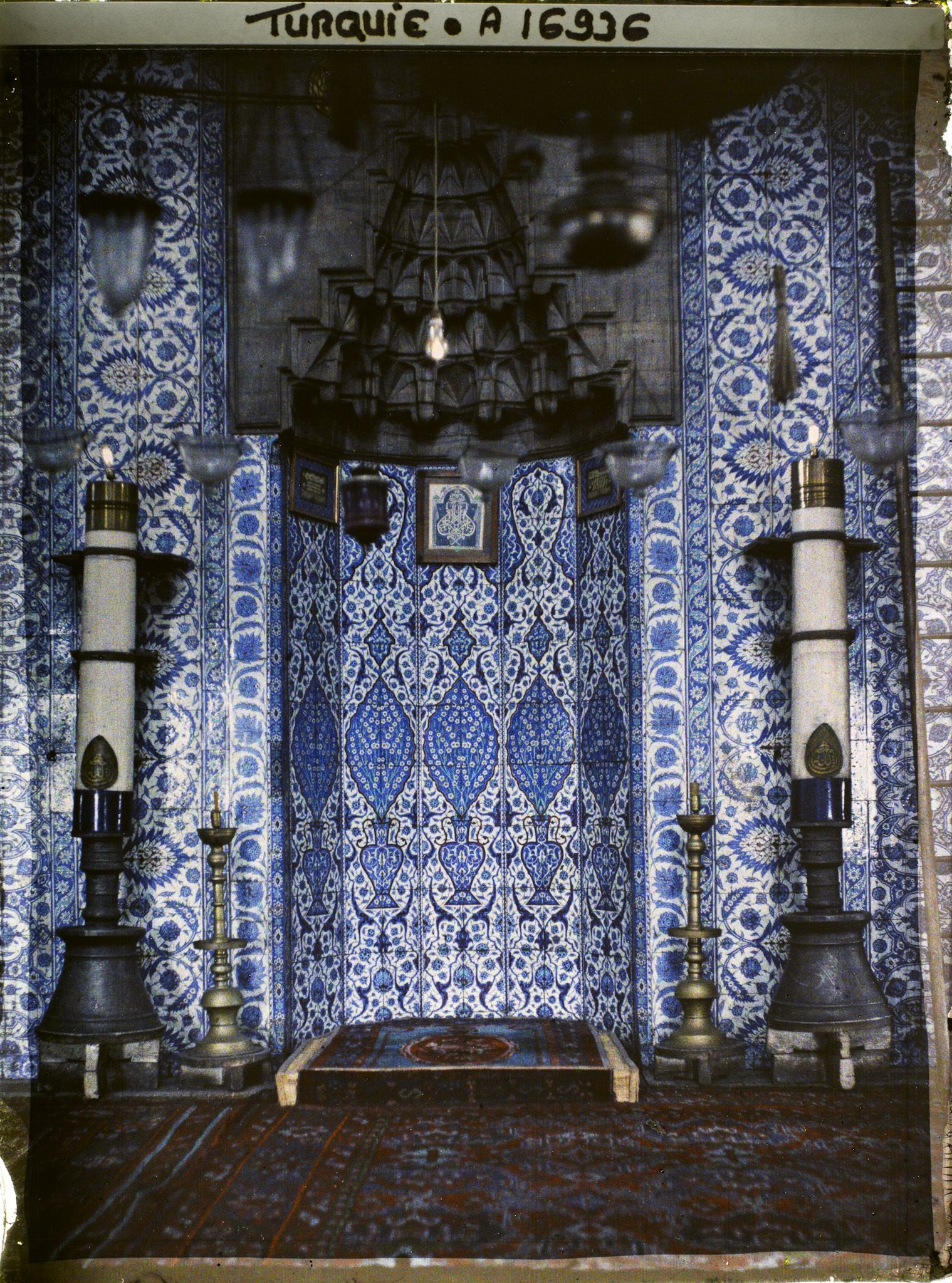 Image représentant Mihrab (niche indiquant la direction de La Mecque) de la Rustem Pasa Camii