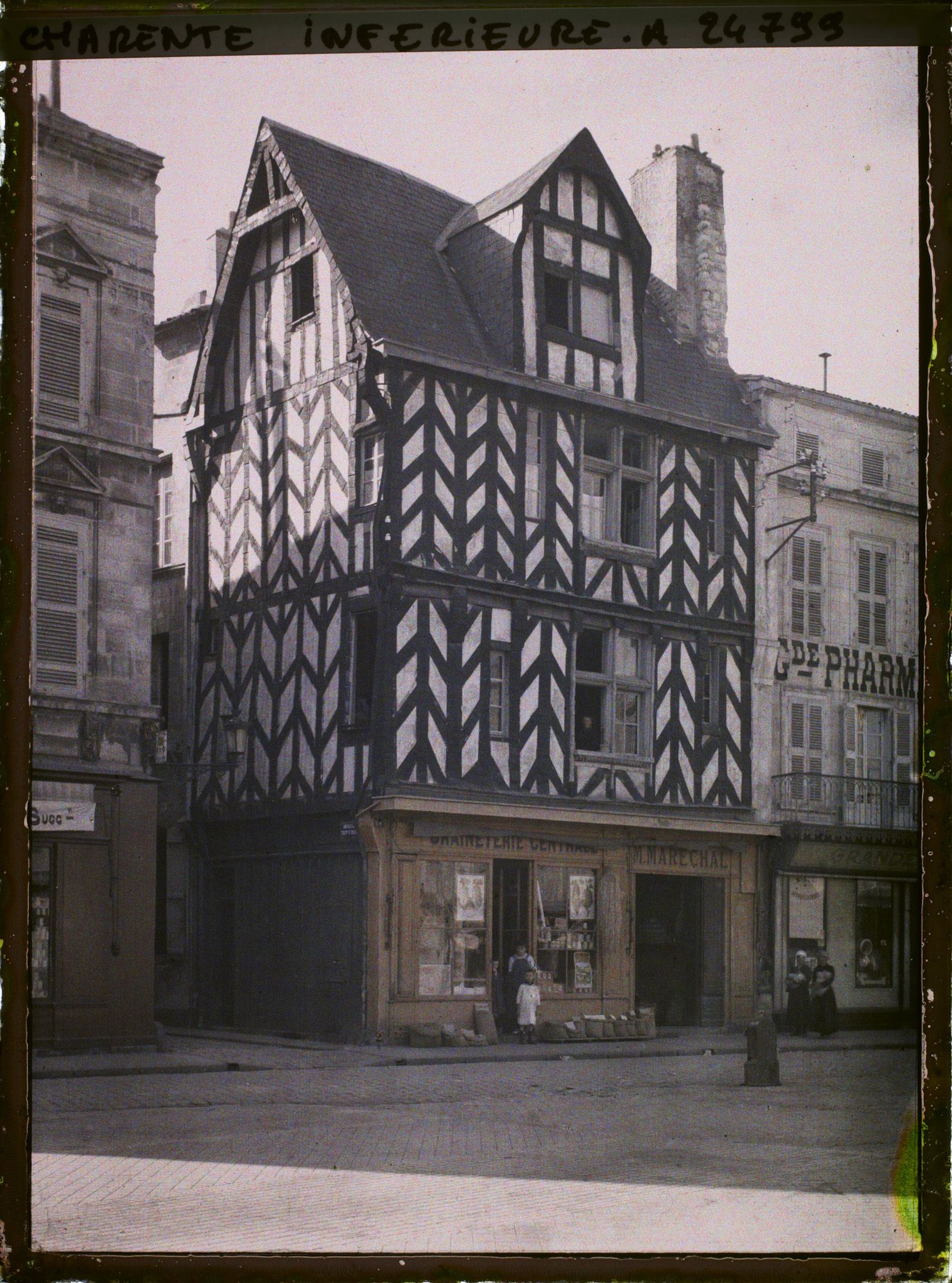 Image représentant Maison à colombages à l'angle du 3 rue Pas-du-Minage et de l'impasse Tout-y-Fault