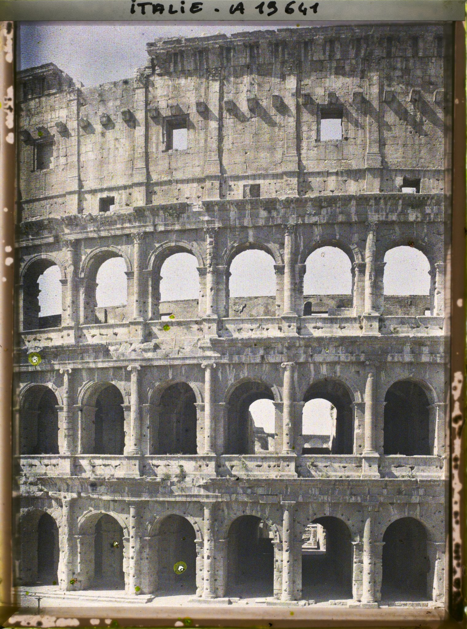 Image représentant Colisée détail du grand mur