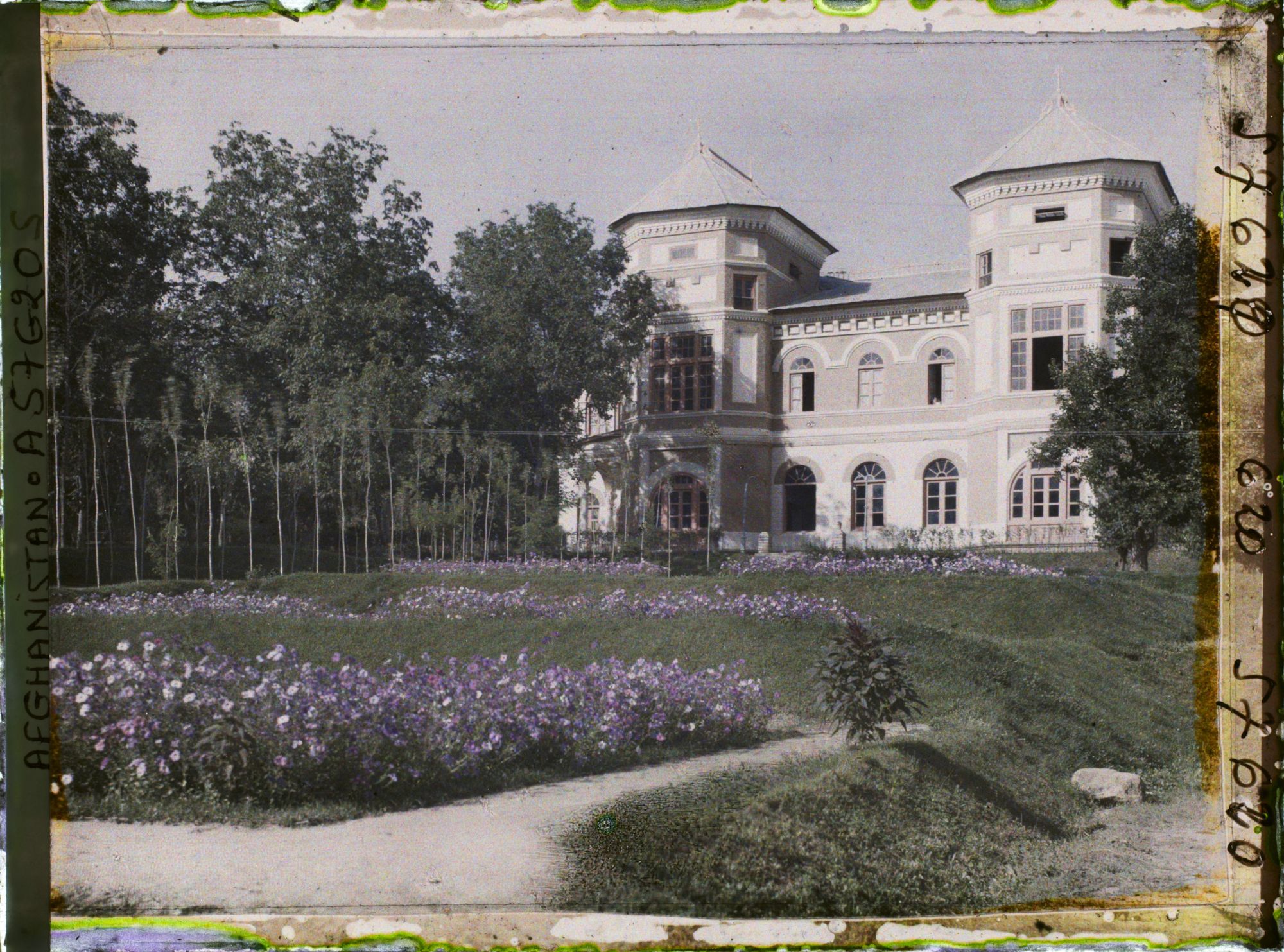 Image représentant L'hôtel Bahar (construit par le roi Amânullâh)