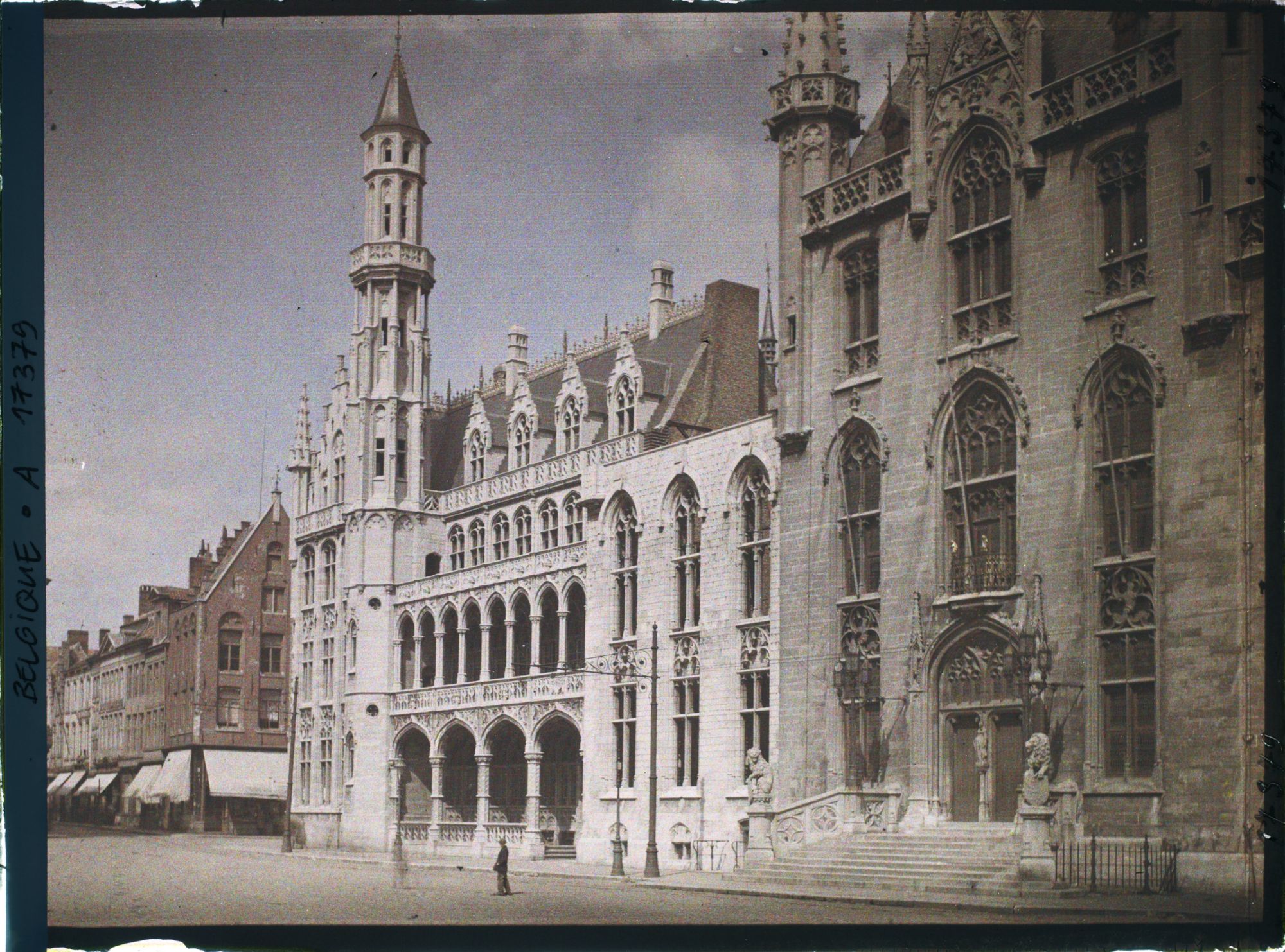 Image représentant Belgique, Bruges, Palais du Gouvernement Provincial sur la Grande Place
