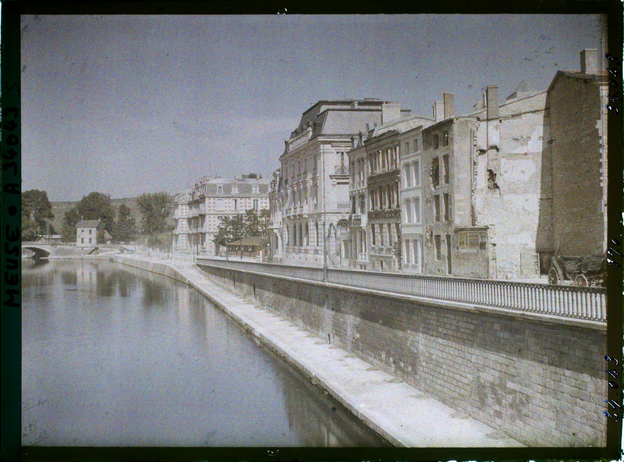 Image représentant France, Verdun, La rive droite prise du Pont du Théâtre