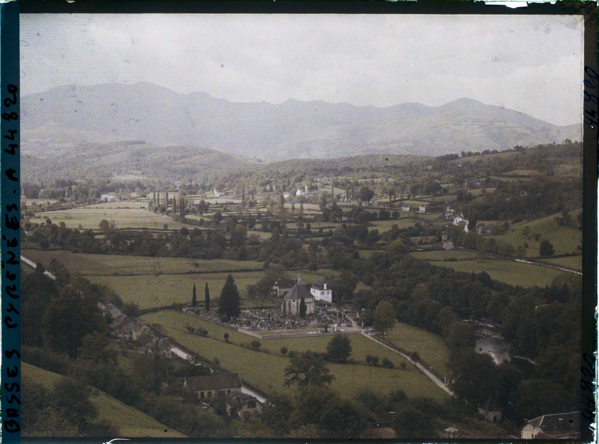 Image représentant France, Mauléon, Panorama pris du Chau Fort vers l'ancienne Eglise
