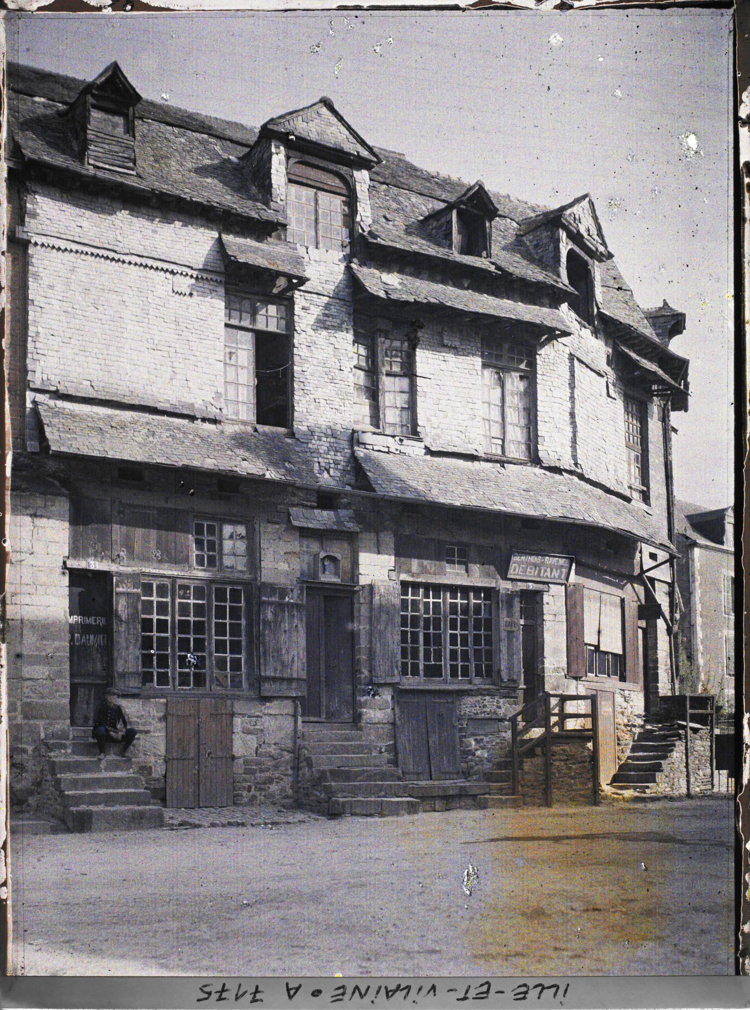Image représentant Une vieille maison de la place de la République