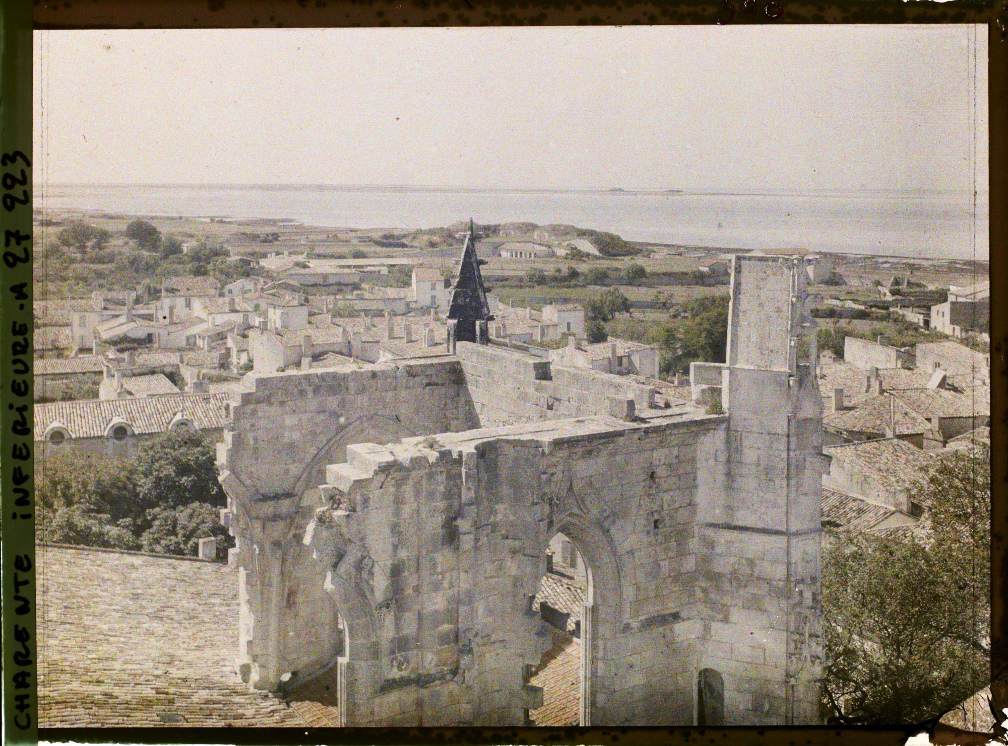 Image représentant Vestiges du croisillon sud du transept de l'église Saint-Martin