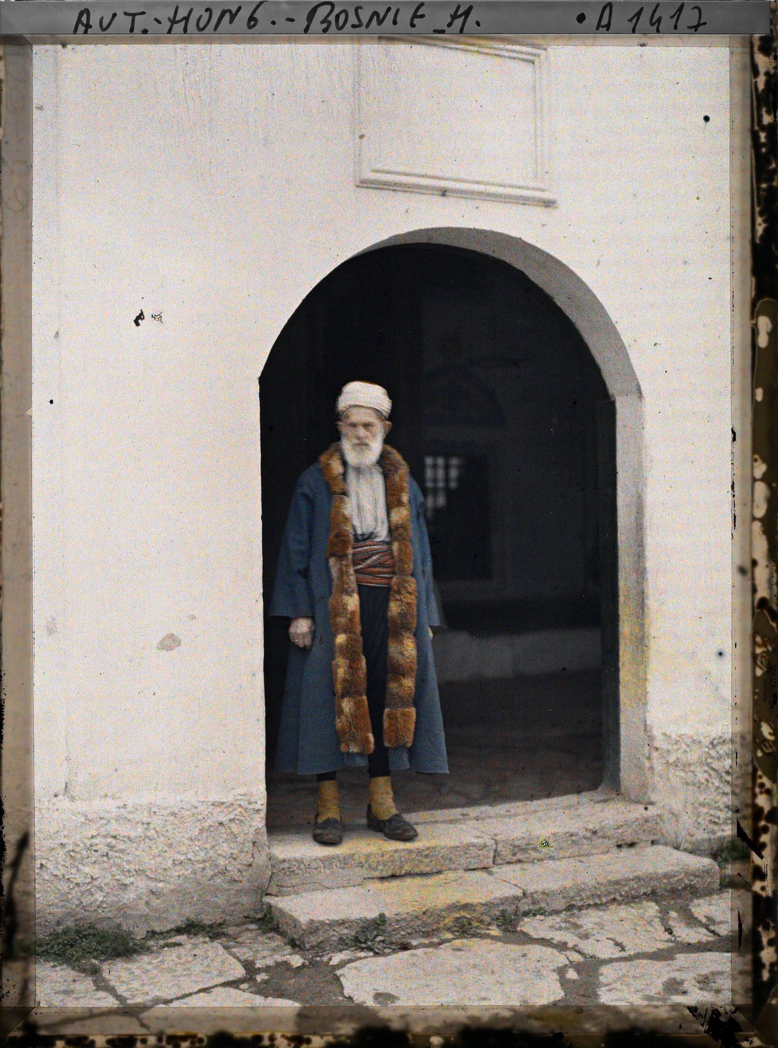 Image représentant Le vieux musulman à l'entrée de la mosquée
