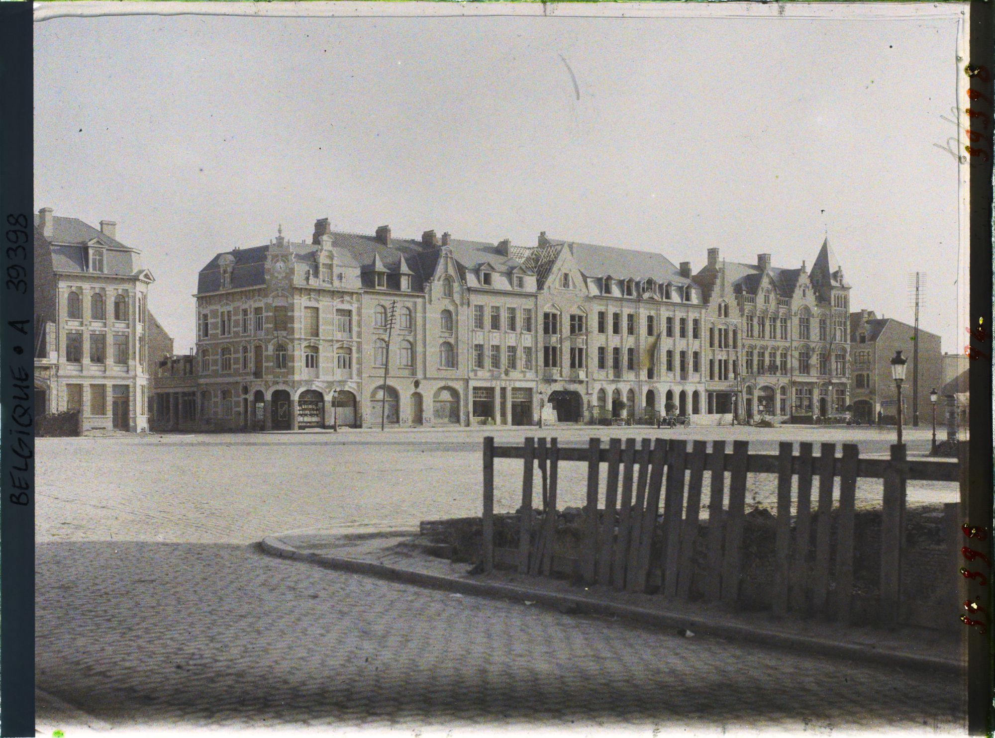 Image représentant Belgique, Ypres, Grande Place partie Nord