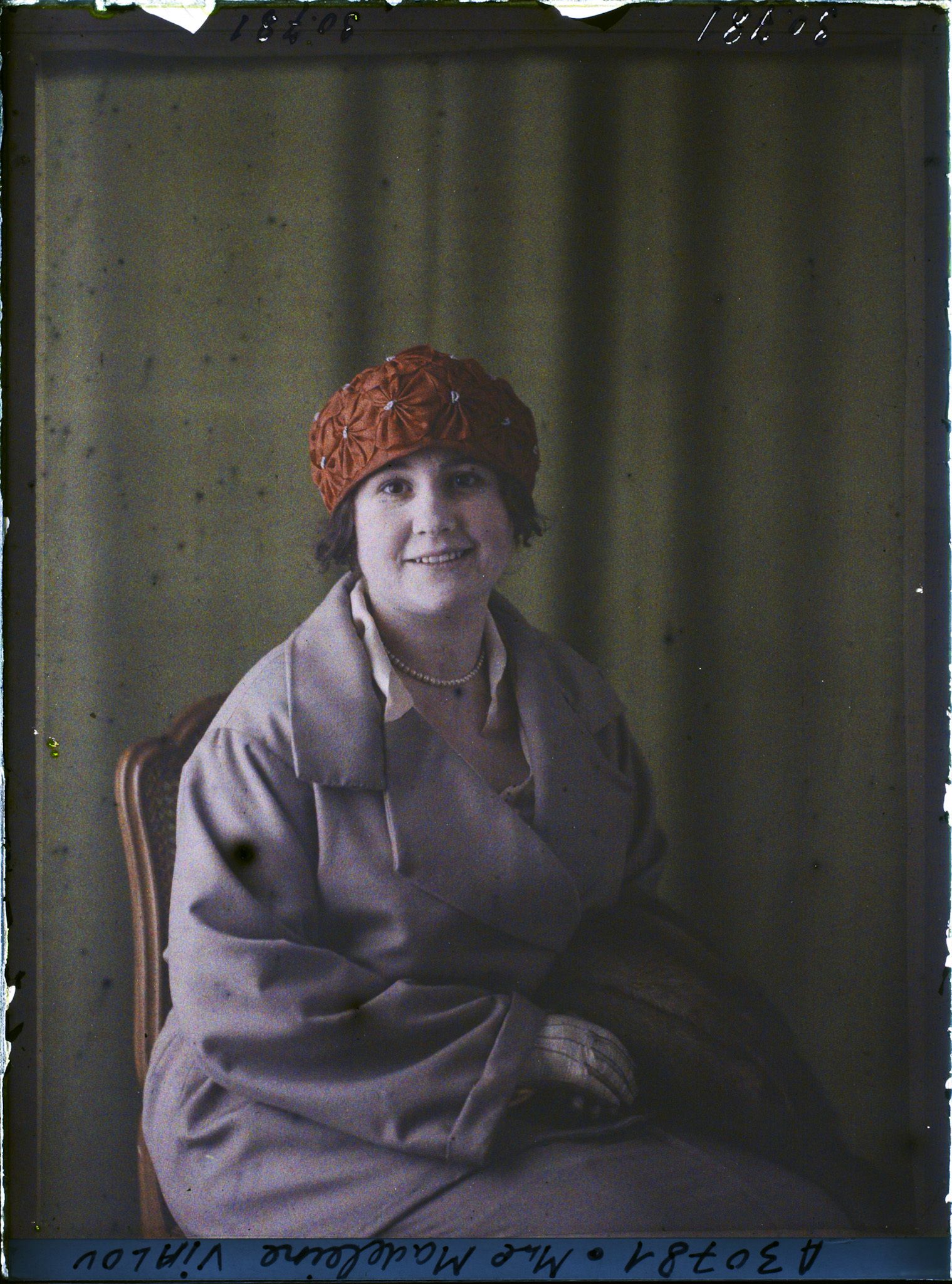 Image représentant Madame  https://musee-albert-kahn.s-museum.fr/home/NWQ2OTAwYzNmYjZlZTk1ZWQwODJmMjY4L2dlbmVyaWMtbm90aWNlLXRhYi9hdXRob3JpdHkvNjE3YTc5ZjVjZjhiODk2OGIzMzM3ZDIx/5d6900c3fb6ee95ed082f268/generic-notice-tab/authority/617a79ebcf8b8968b33379d9 Madeleine Vialou